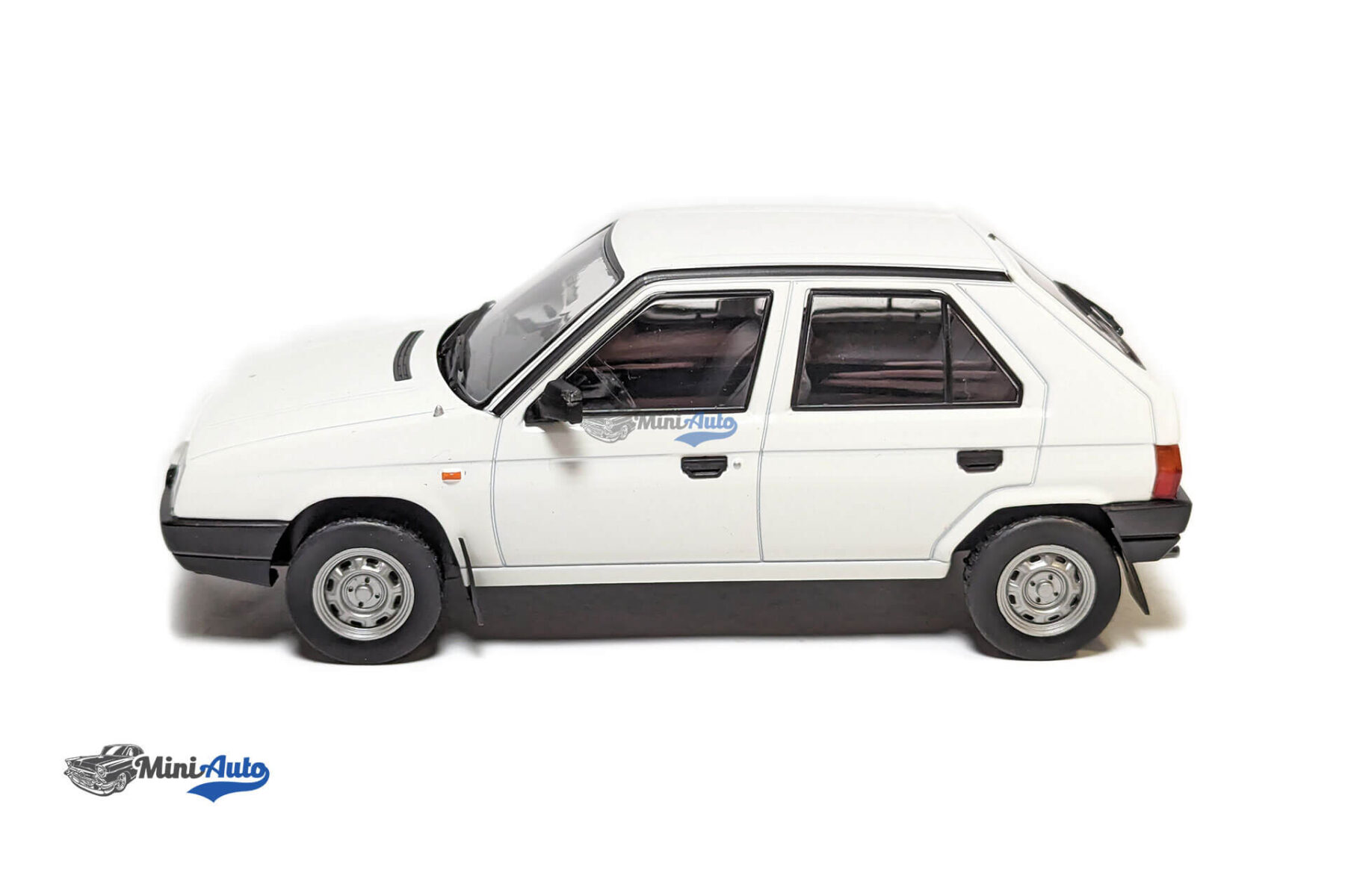 Skoda Favorit - 1989 - White - Image 2