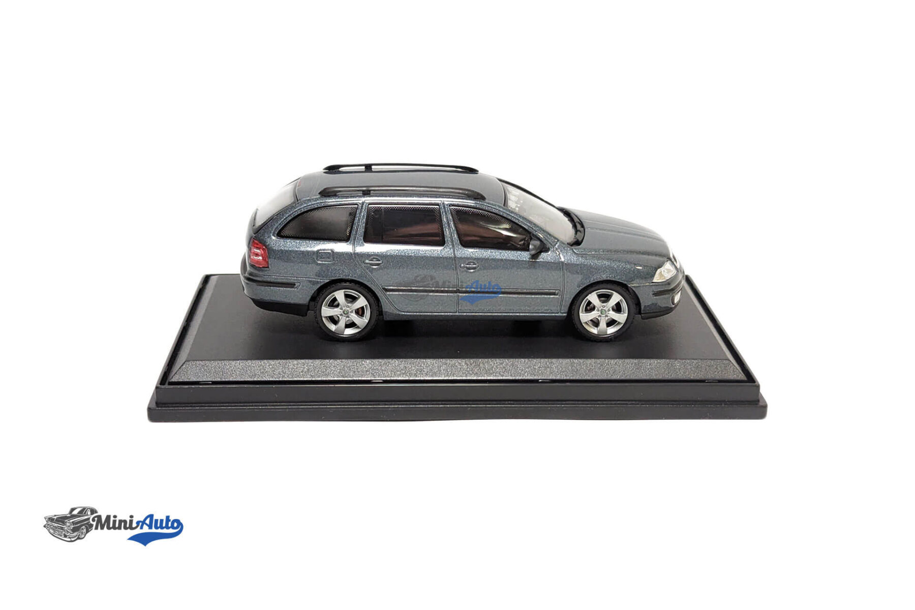 Skoda Octavia Wagon - 2004 - Grey - Image 3