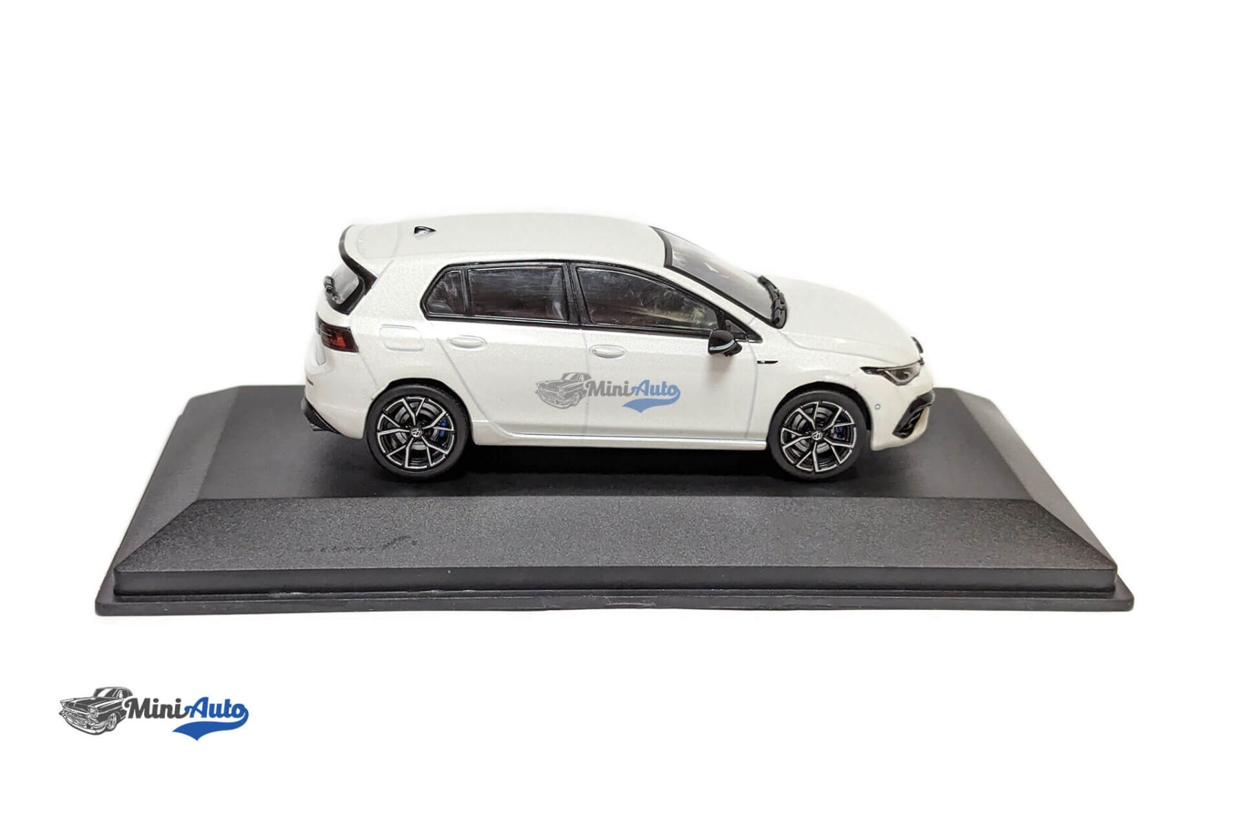 Volkswagen Golf 8 R - 2021 - White - Image 3