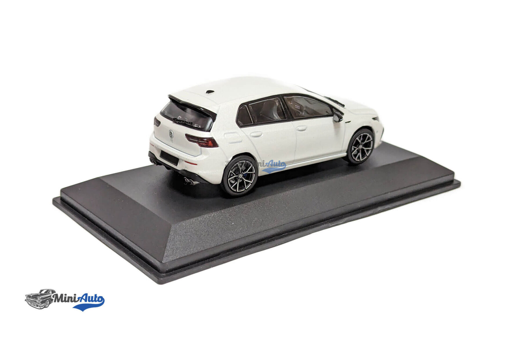 Volkswagen Golf 8 R - 2021 - White - Image 7