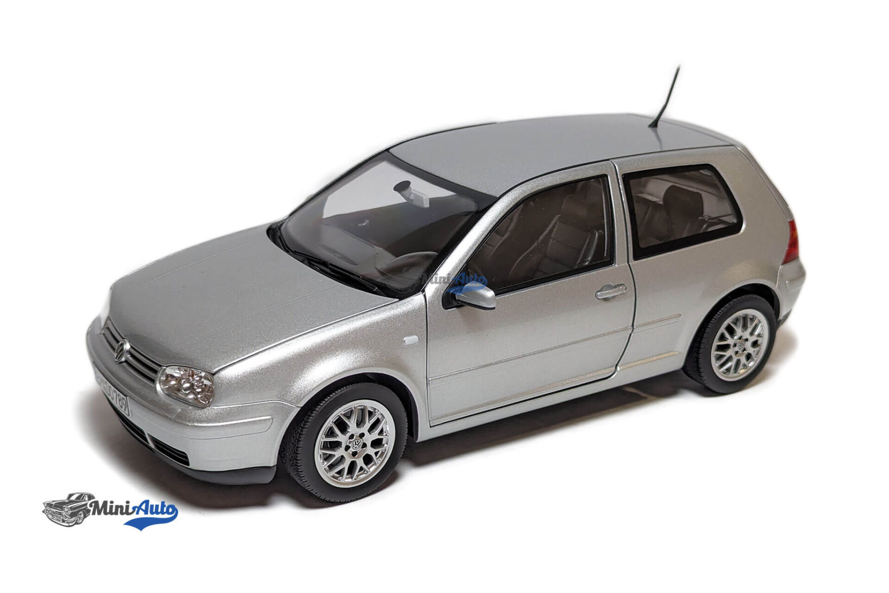 Volkswagen IV Golf GTI - 2002 - Silver - Image 10