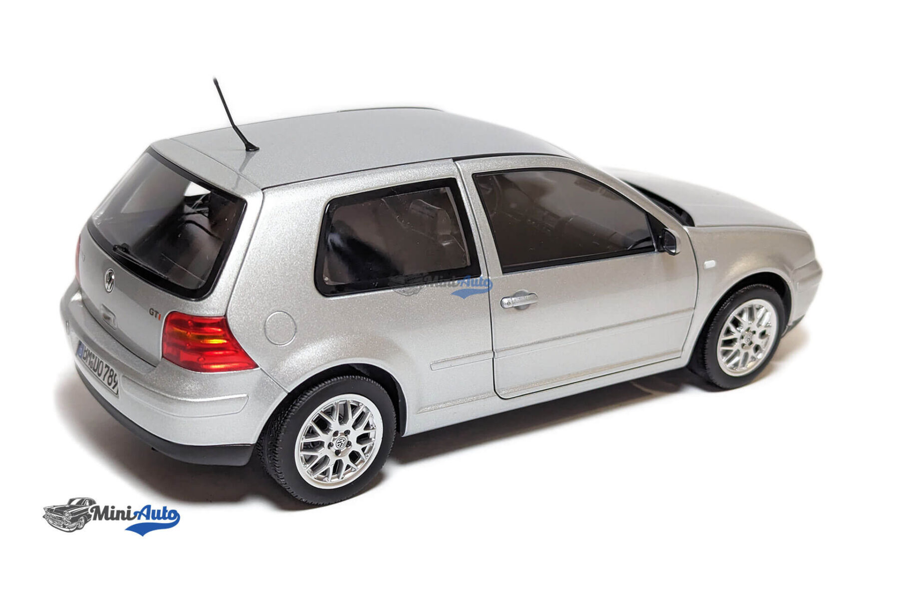 Volkswagen IV Golf GTI - 2002 - Silver - Image 9