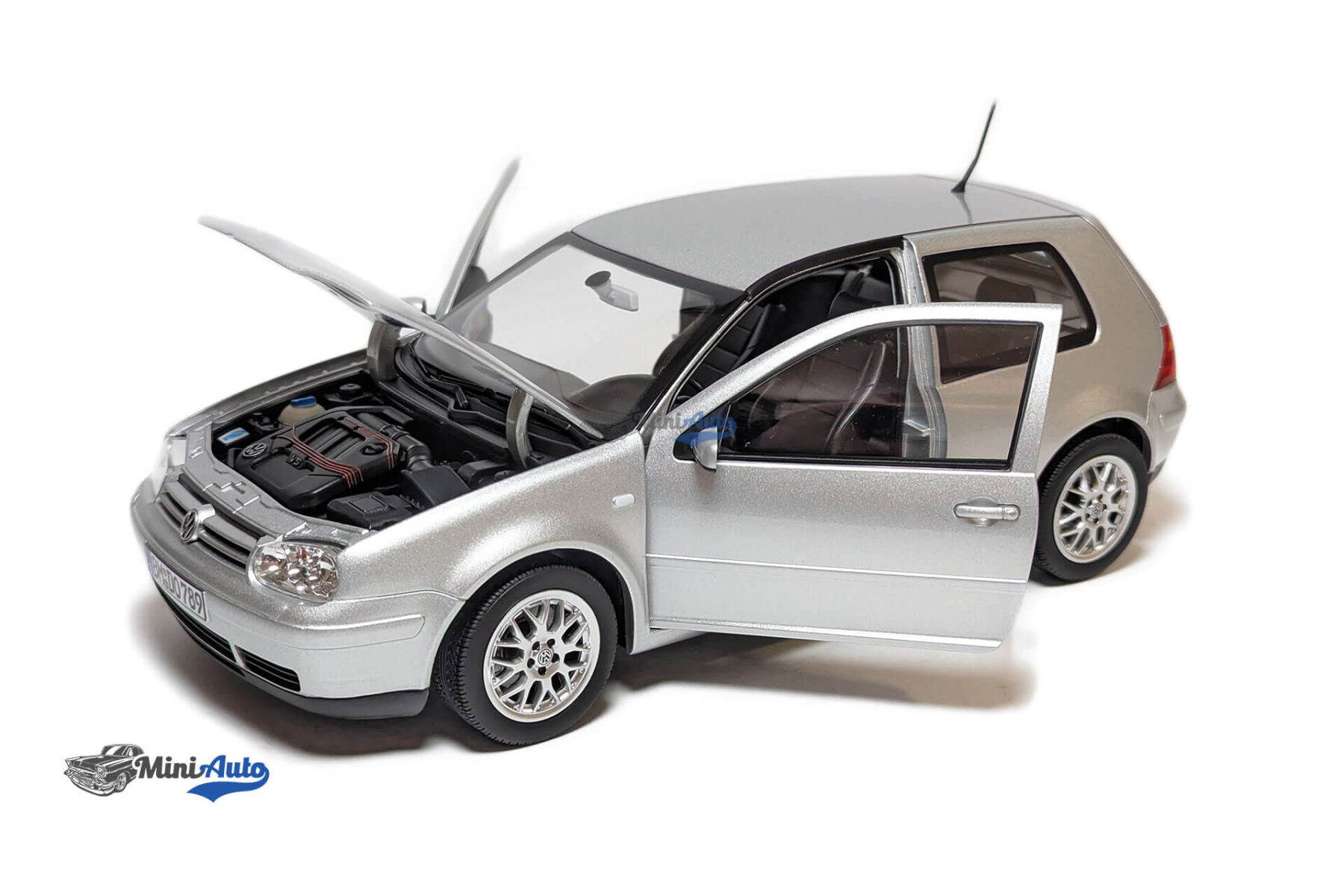 Volkswagen IV Golf GTI - 2002 - Silver - Image 2