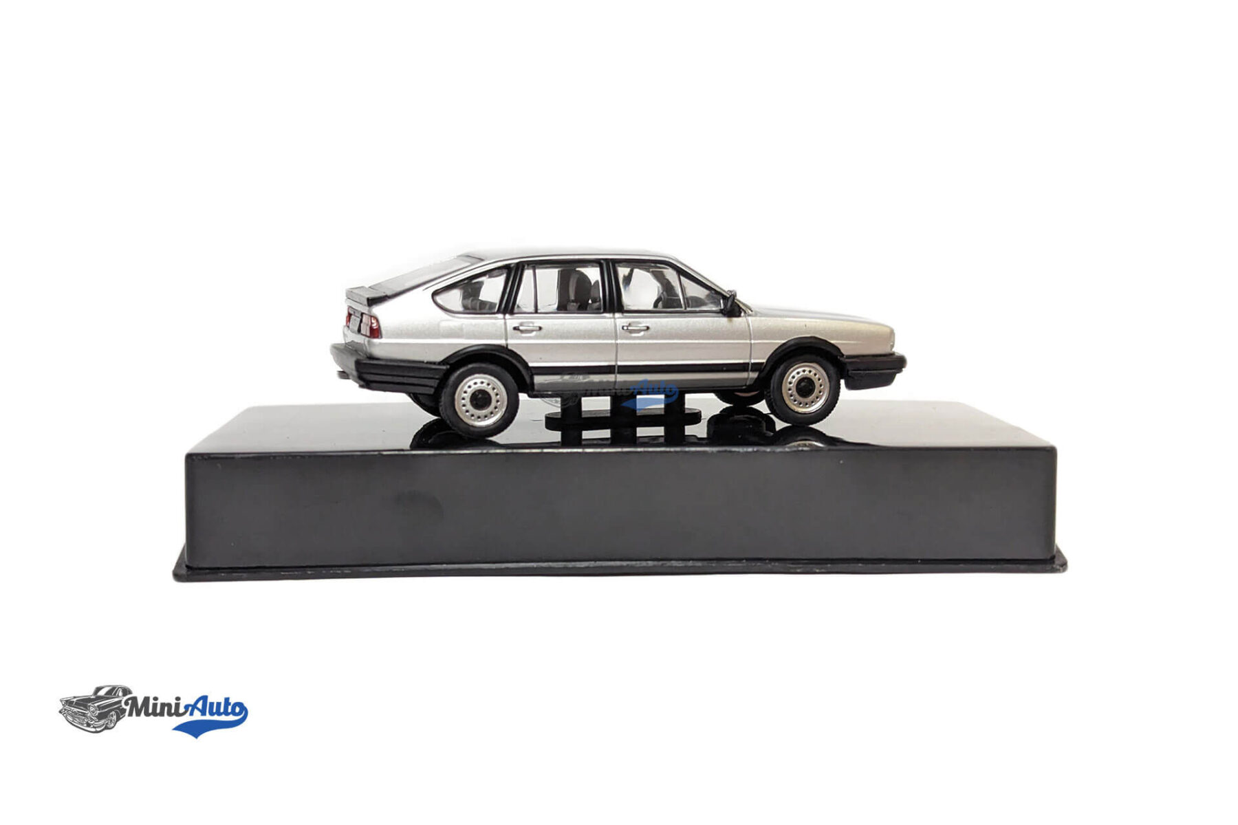 Volkswagen Passat B2 - 1985 - Silver - Image 3