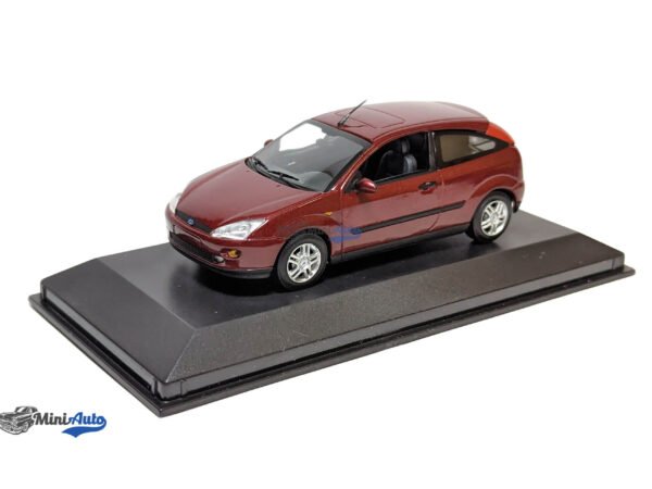 Ford Focus 3-door - 2001 - Red