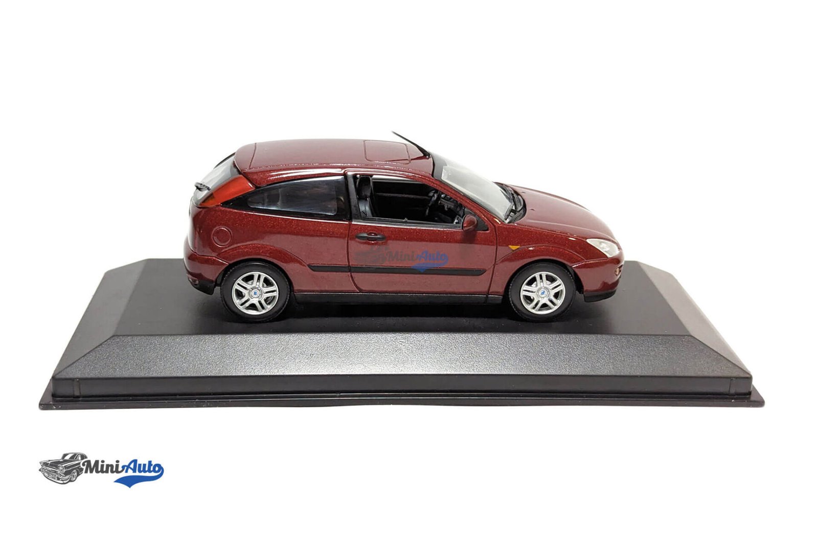 Ford Focus 3-door - 2001 - Red - Image 3