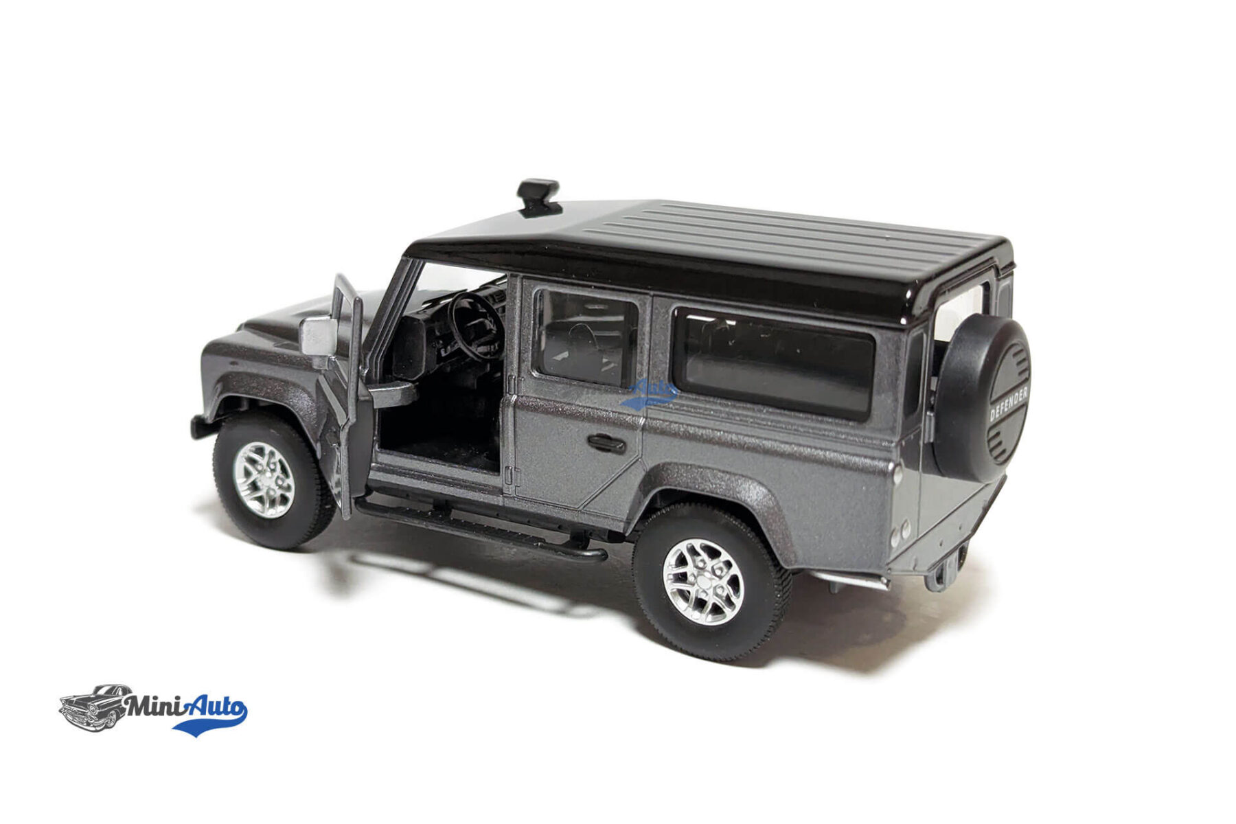 Land Rover Defender - 2012 - Grey (1:36) - Image 5