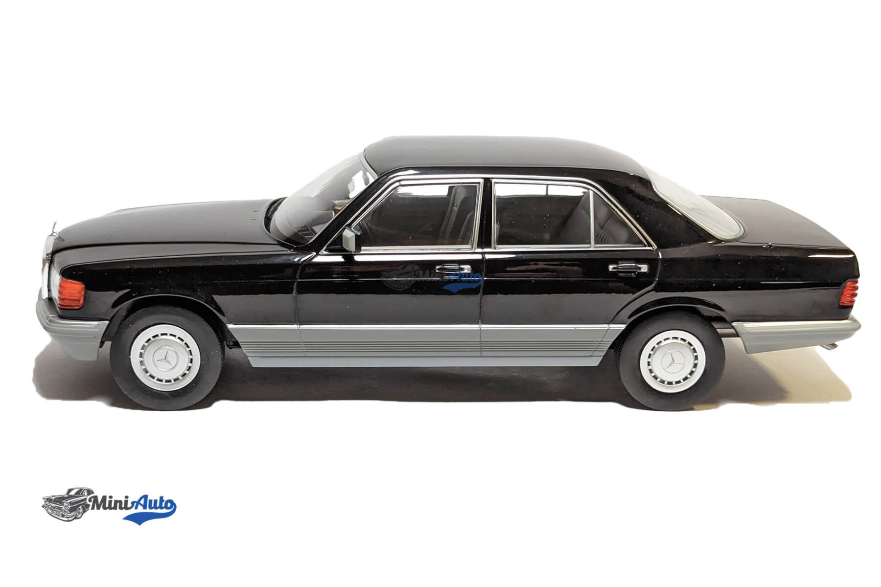 Mercedes S-Class (W126) - 1979 - Black - Image 2