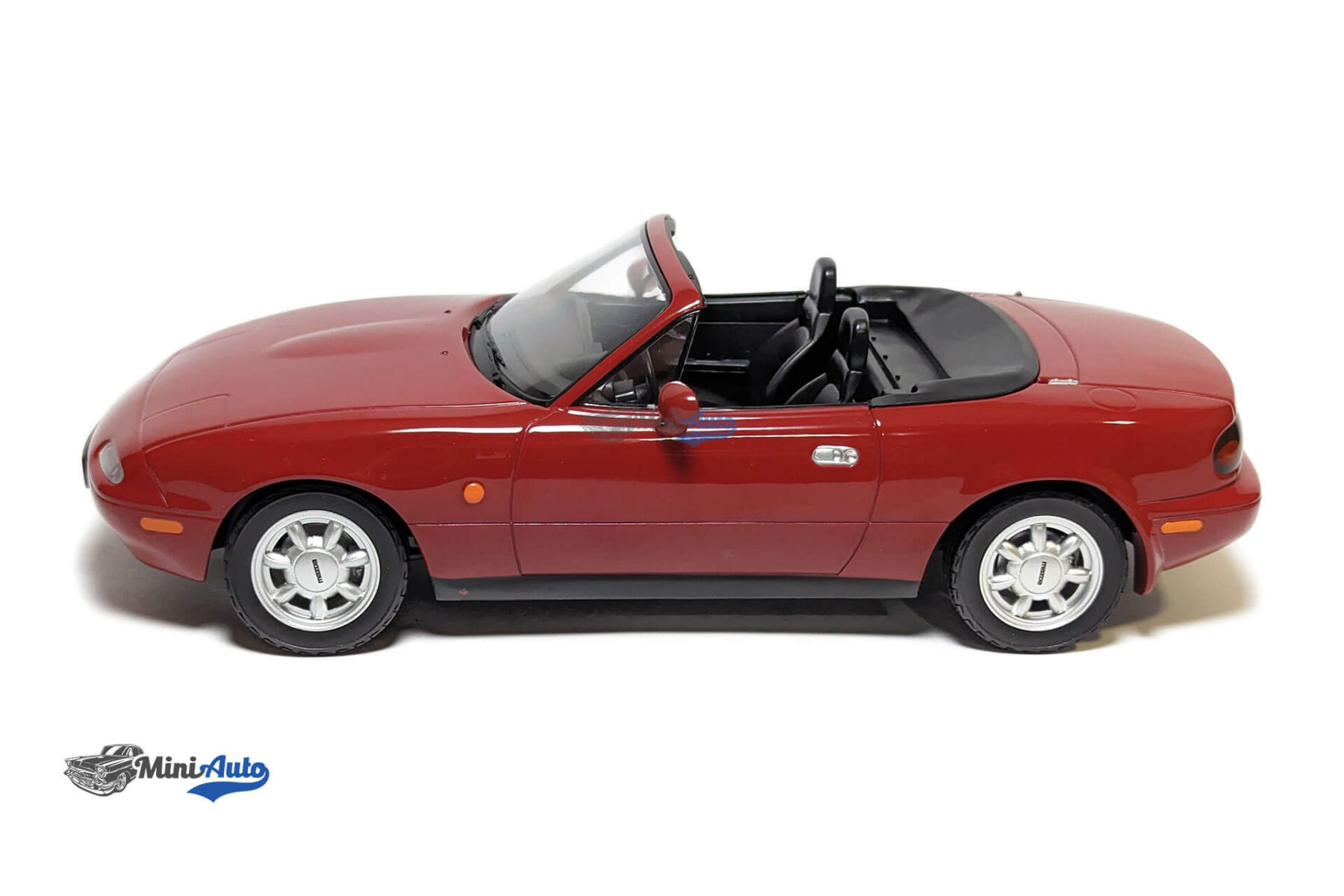 Mazda MX-5 - 1989 - Red - Image 9
