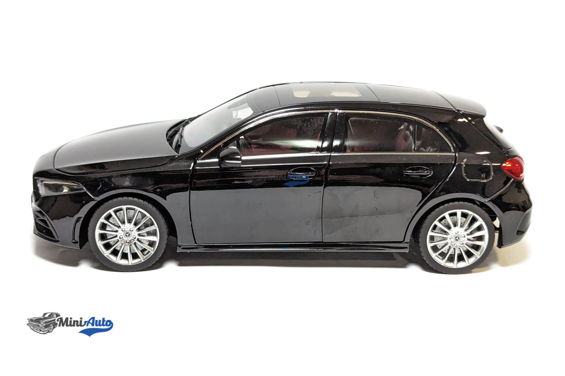 Mercedes-Benz A-Class - 2018 - Black - Image 10