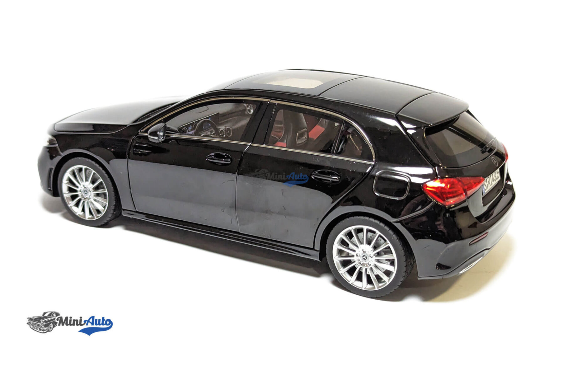 Mercedes-Benz A-Class - 2018 - Black - Image 9