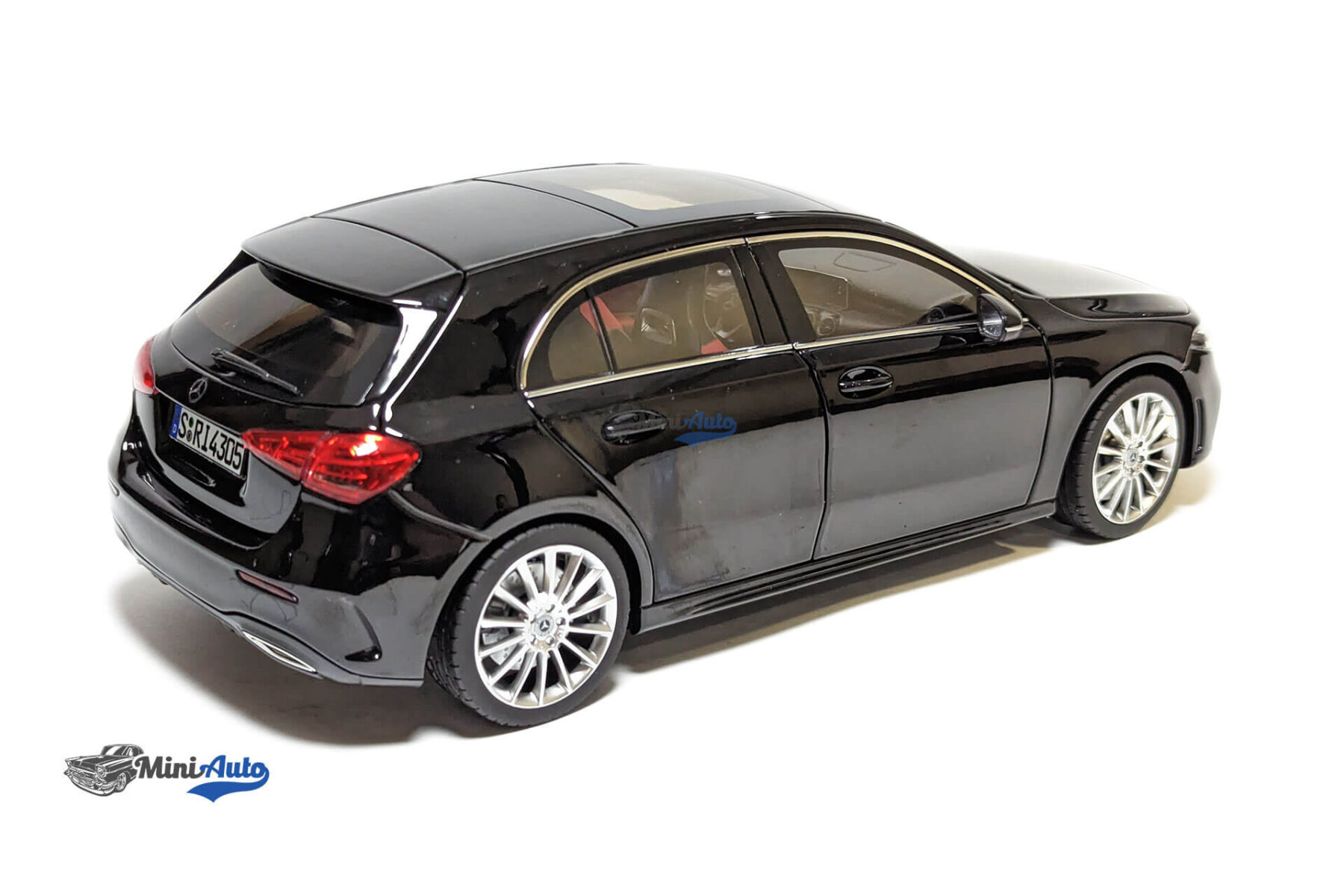 Mercedes-Benz A-Class - 2018 - Black - Image 8