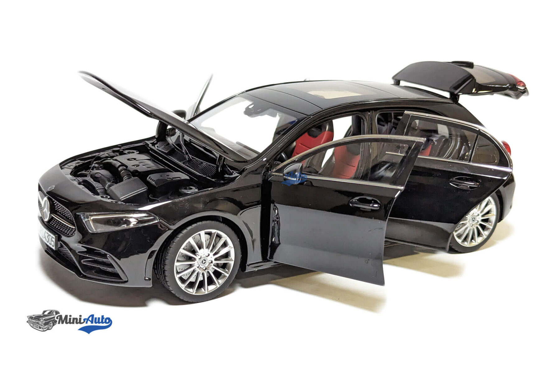 Mercedes-Benz A-Class - 2018 - Black - Image 2