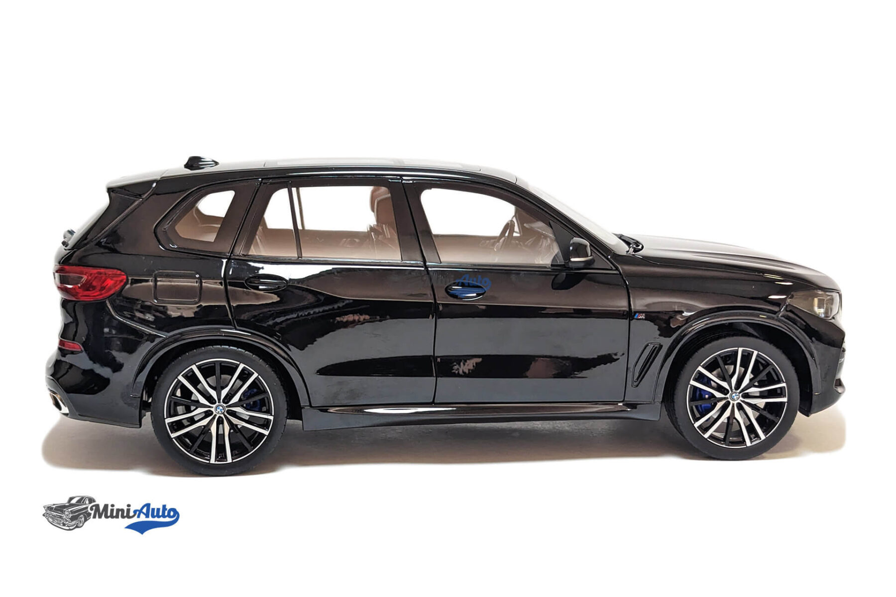 BMW X5 - 2019 - Black - Image 11