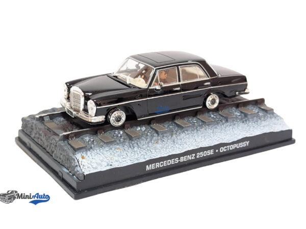 Mercedes 250SE (W108) James Bond 007 - Black