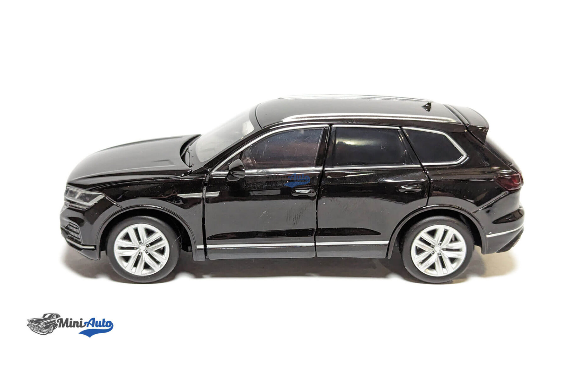 Volkswagen Touareg - 2017 - Black - Image 11