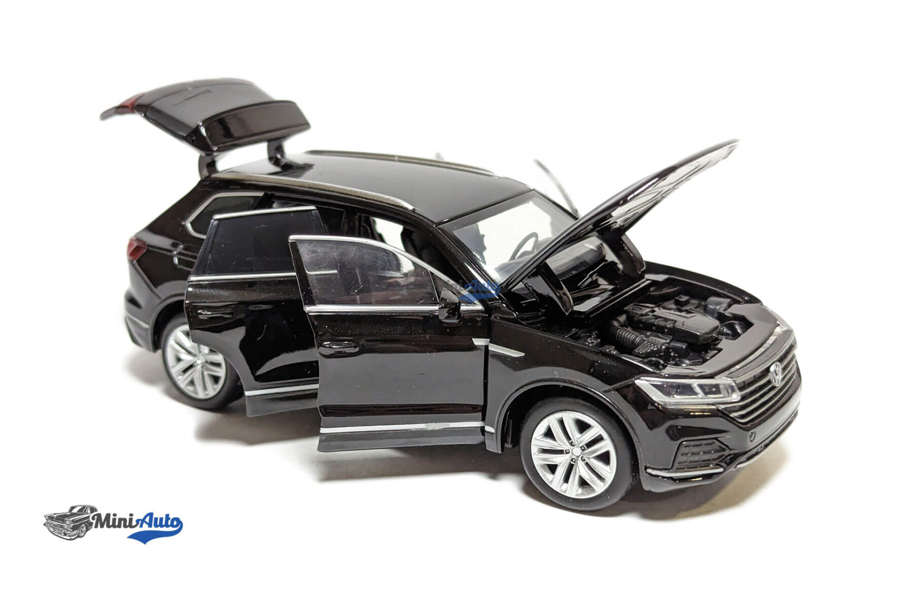 Volkswagen Touareg - 2017 - Black - Image 3