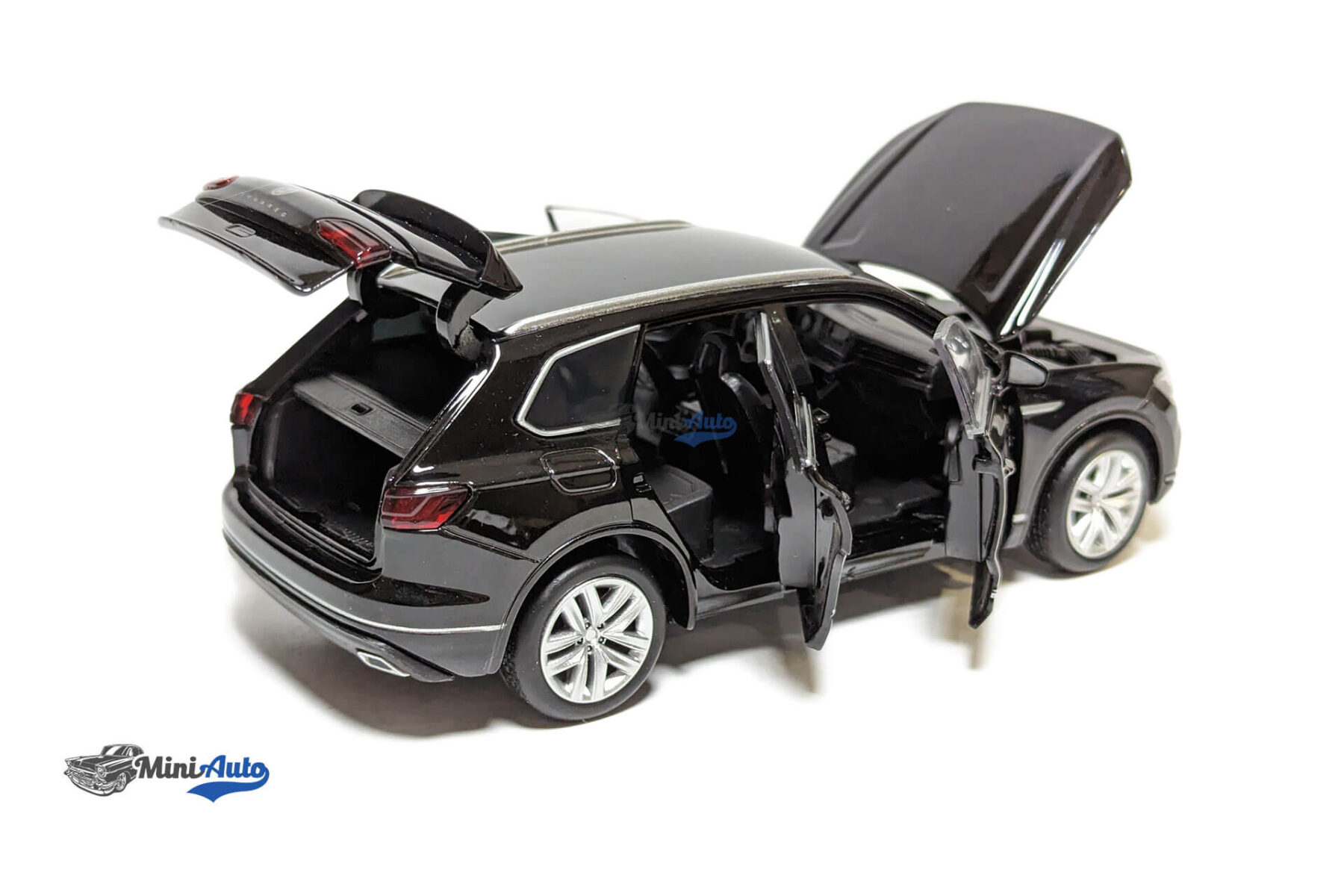 Volkswagen Touareg - 2017 - Black - Image 4