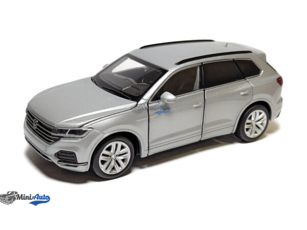 Volkswagen Touareg - 2017 - Gray