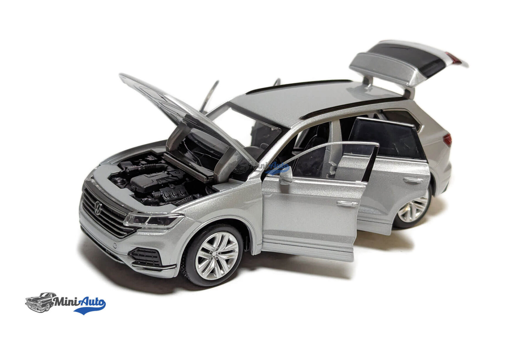 Volkswagen Touareg - 2017 - Gray - Image 2