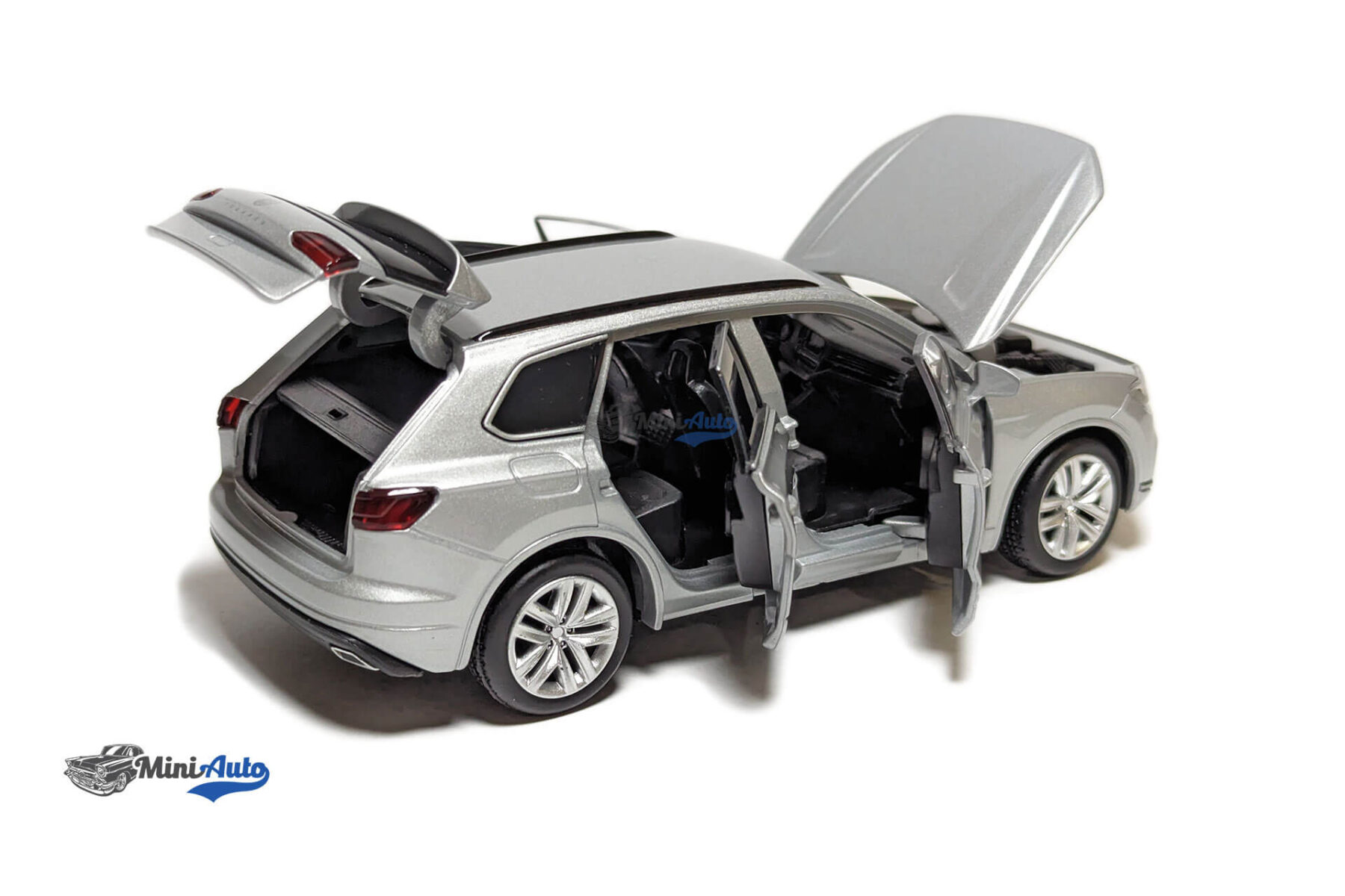 Volkswagen Touareg - 2017 - Gray - Image 4