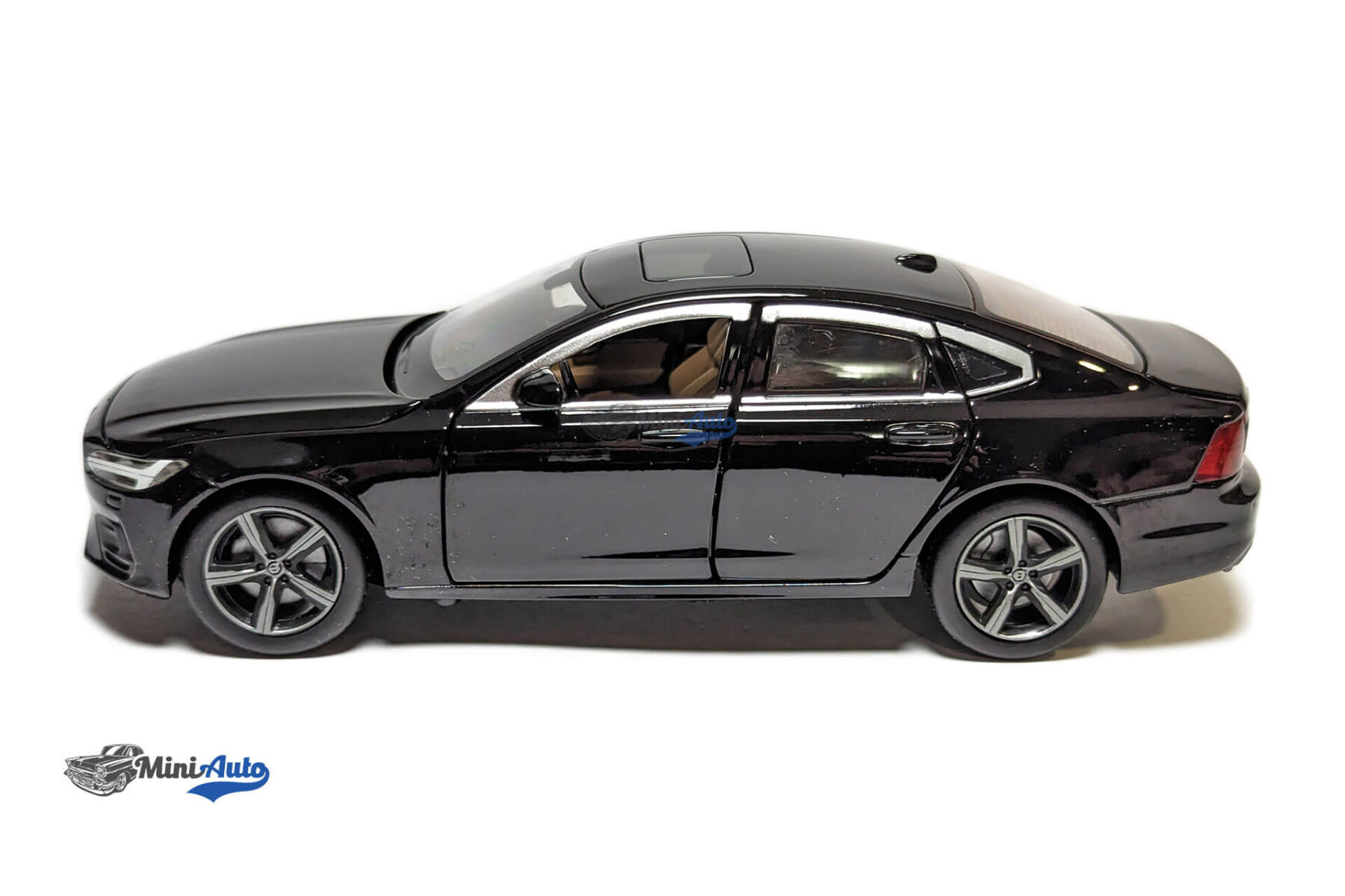 Volvo S90  - 2018 - Black - Image 11