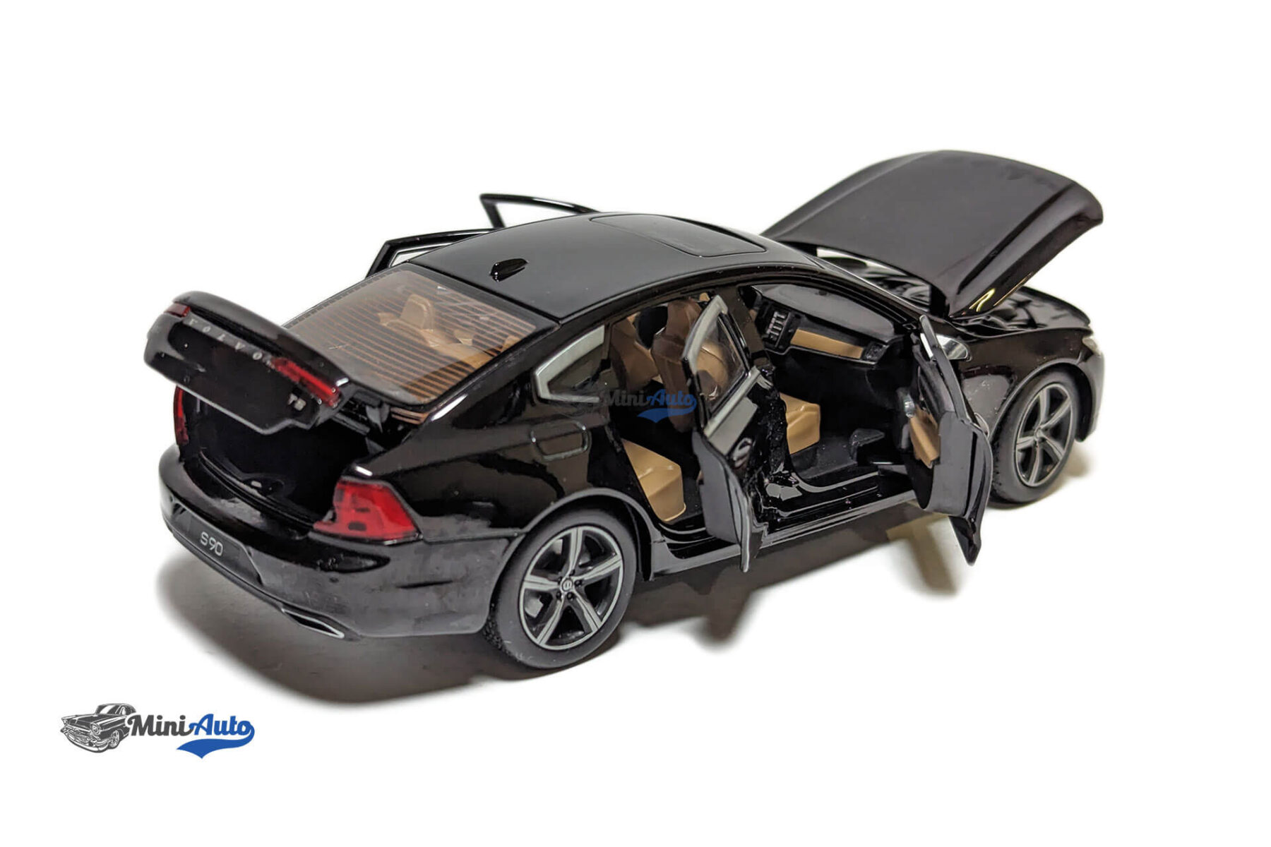 Volvo S90  - 2018 - Black - Image 4