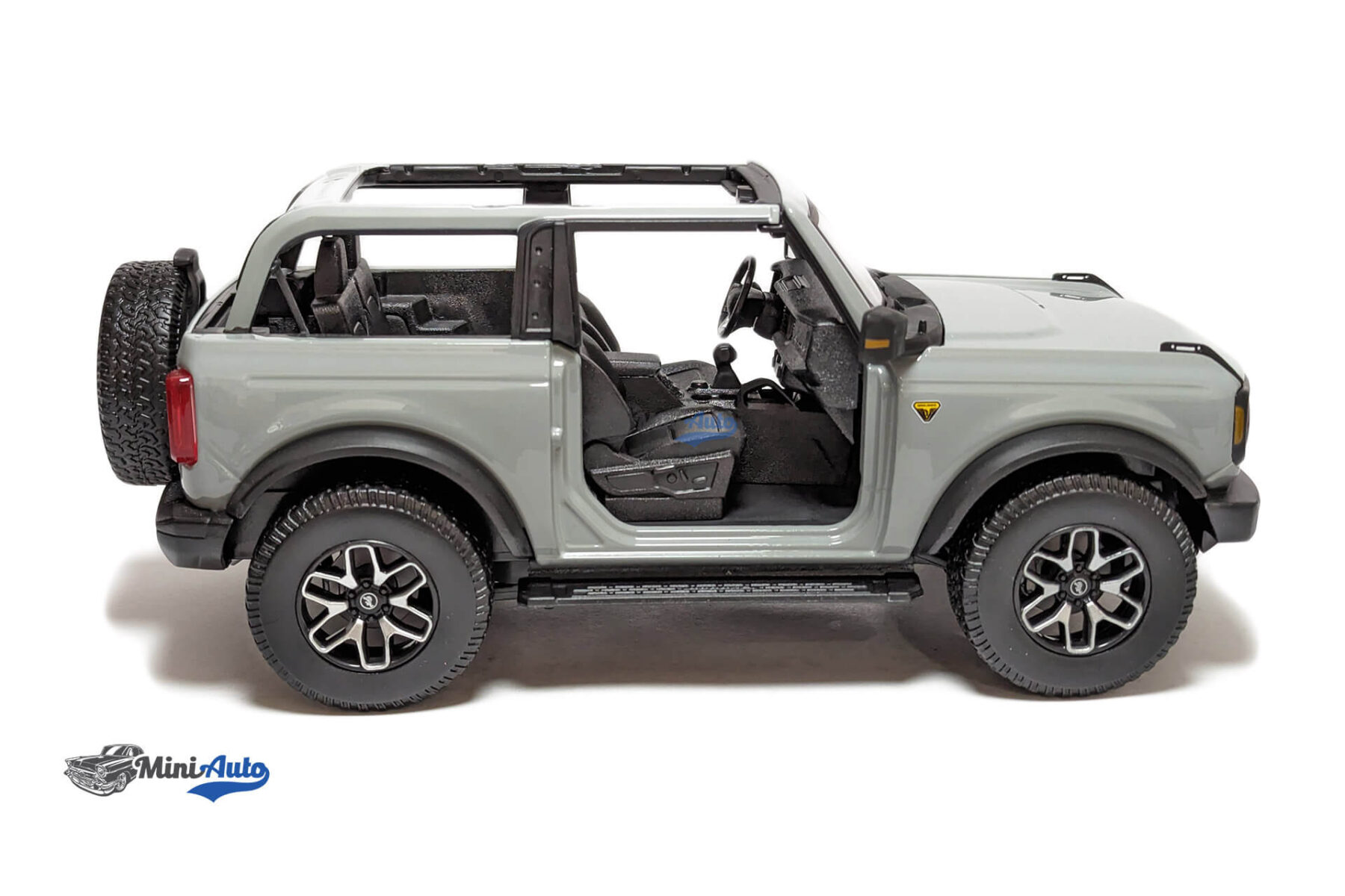 Ford Bronco – 2021 – Gray - Image 6