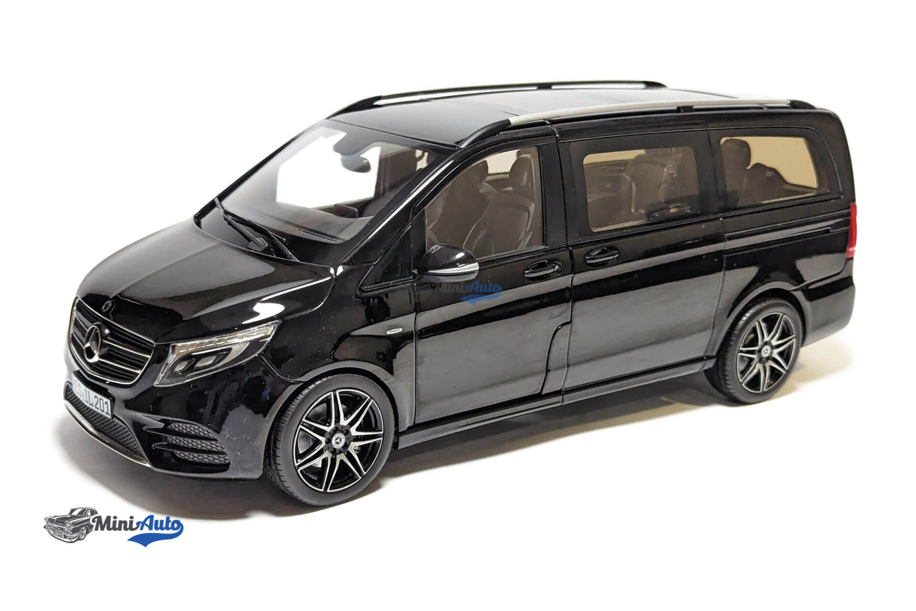 Mercedes-Benz V-Class AMG-Line - 2018 - Black - Image 7