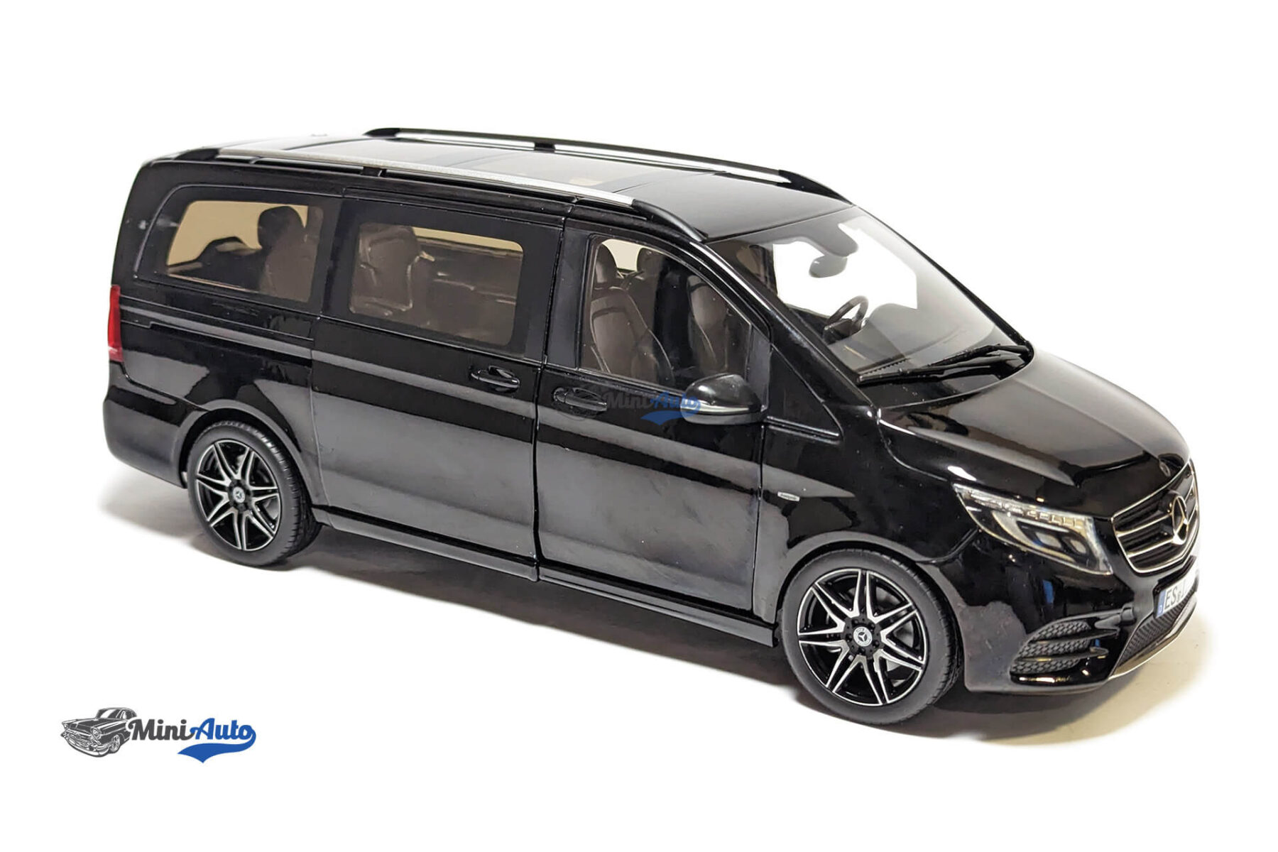 Mercedes-Benz V-Class AMG-Line - 2018 - Black - Image 6