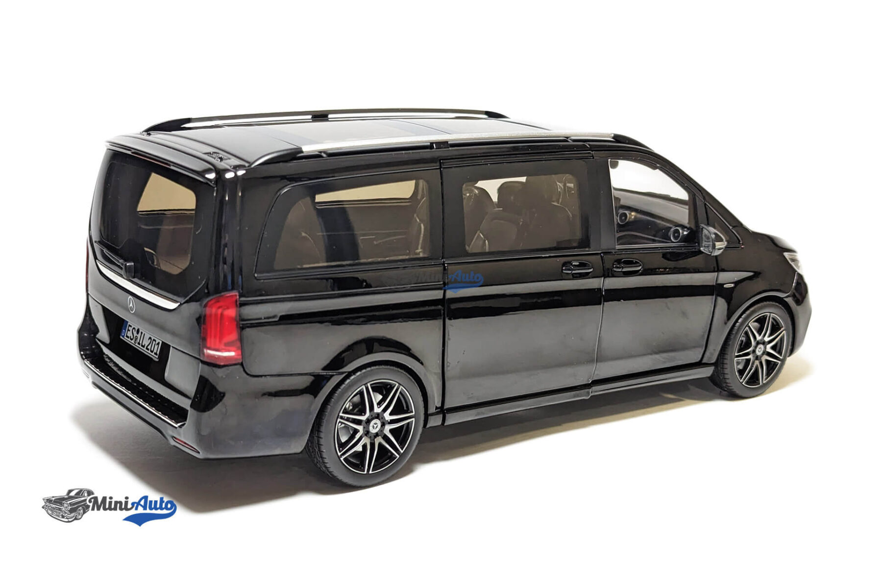 Mercedes-Benz V-Class AMG-Line - 2018 - Black - Image 9