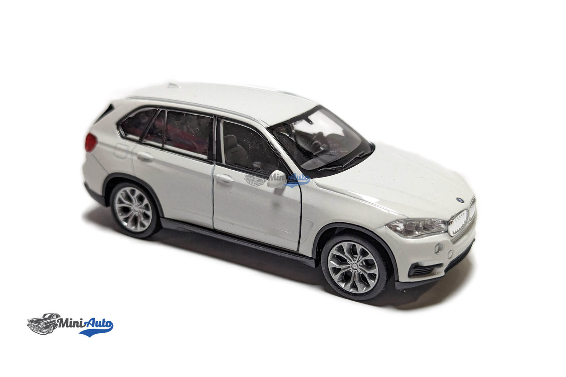 BMW X5 - 2015 - White - 1:34-1:39 - Image 7