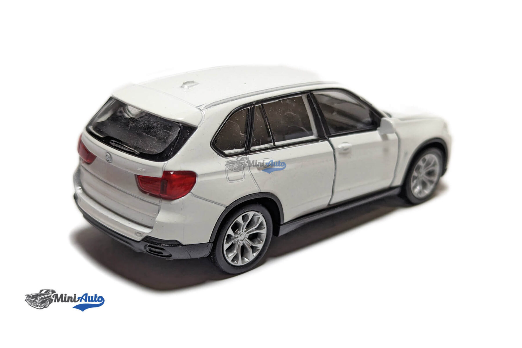 BMW X5 - 2015 - White - 1:34-1:39 - Image 8