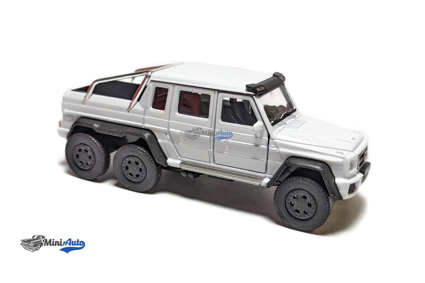 Mercedes Benz G63 AMG 6X6 - 2007 - White - 1:34-1:39 - Image 7