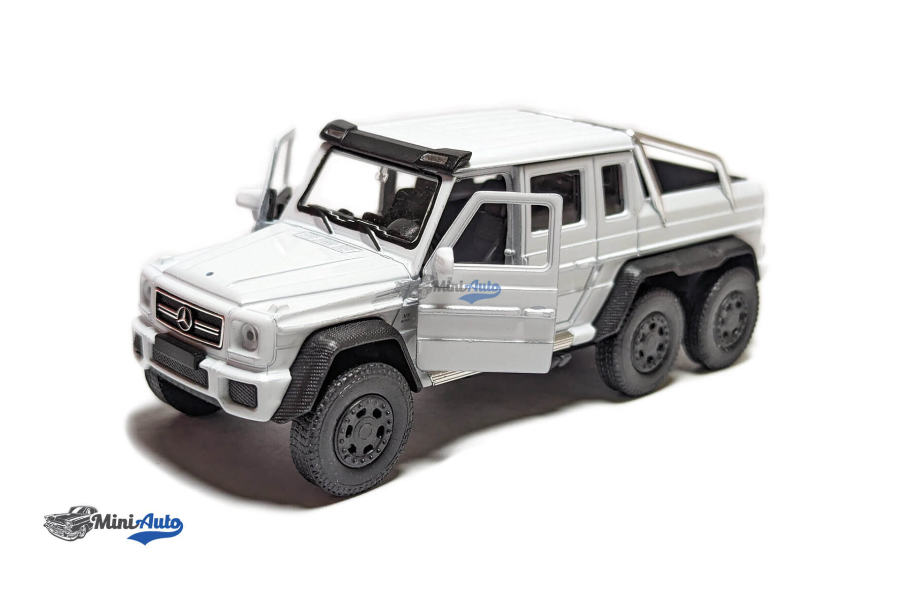 Mercedes Benz G63 AMG 6X6 - 2007 - White - 1:34-1:39 - Image 2