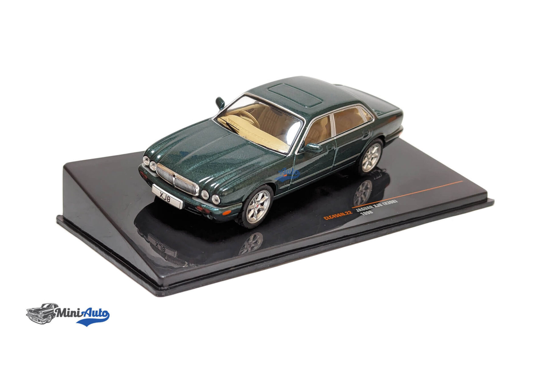 Jaguar XJ8 (X 308) RHD - 1998 - Green - Image 4