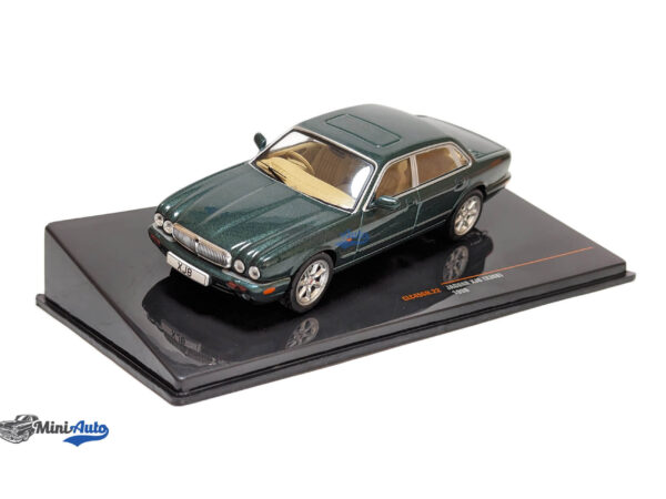 Jaguar XJ8 (X 308) RHD - 1998 - Green