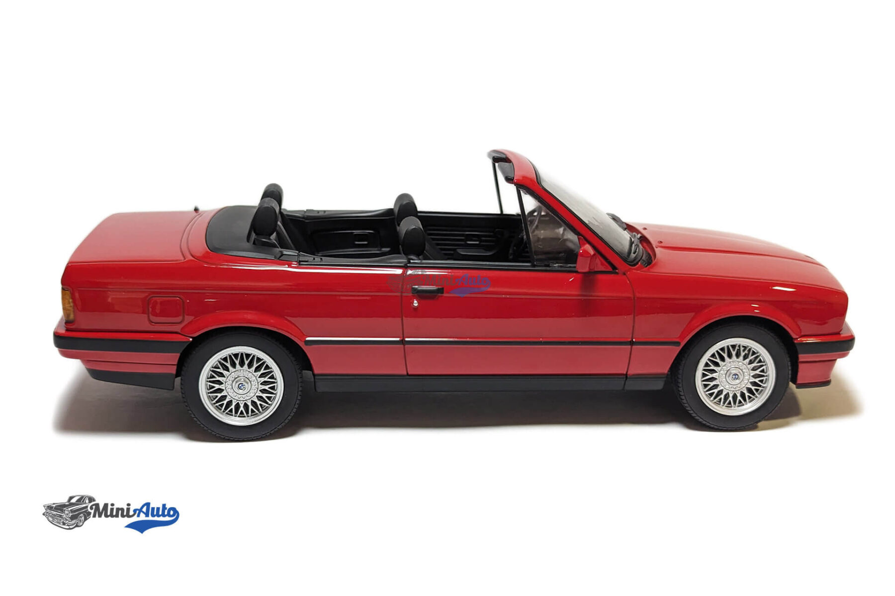 BMW 318i Cabriolet 1991 - Red - Image 3