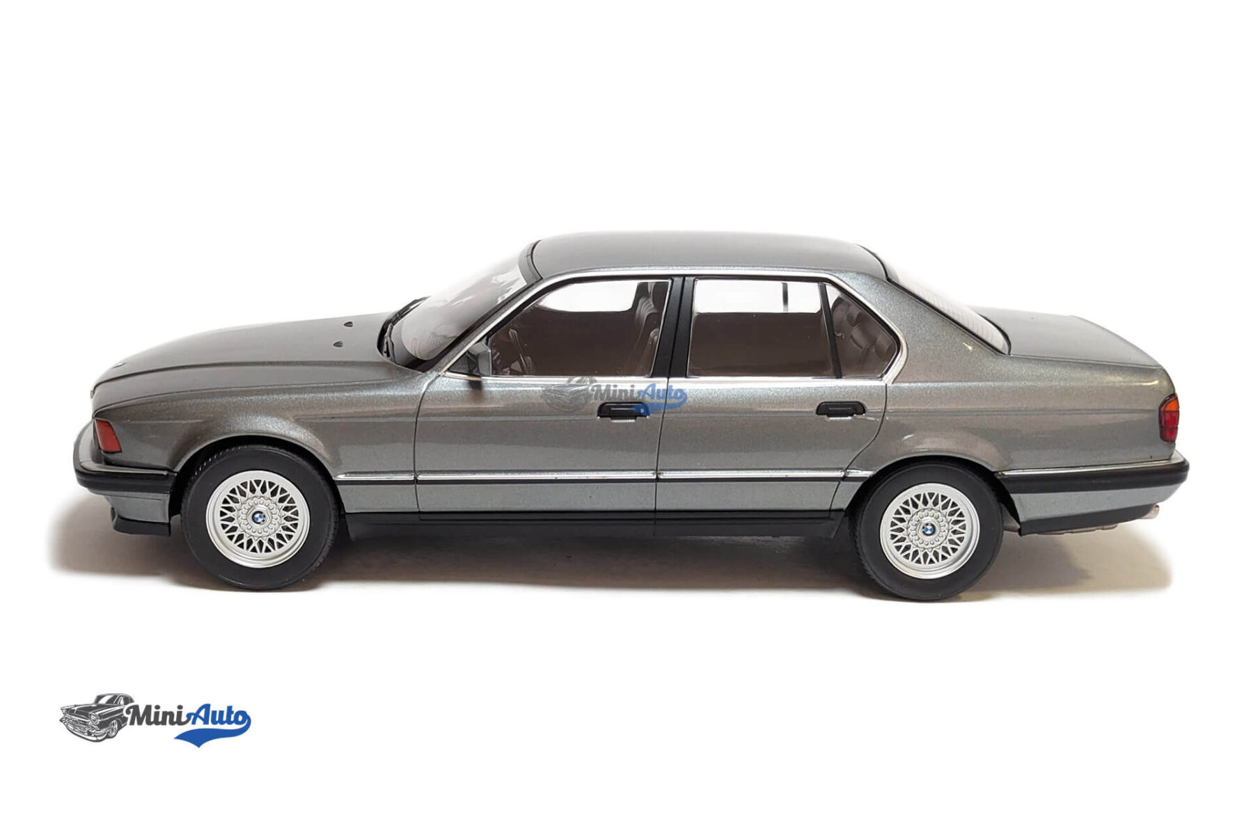 BMW 740i (E32) 7er / 7 series - 1992 - Gray - Image 2