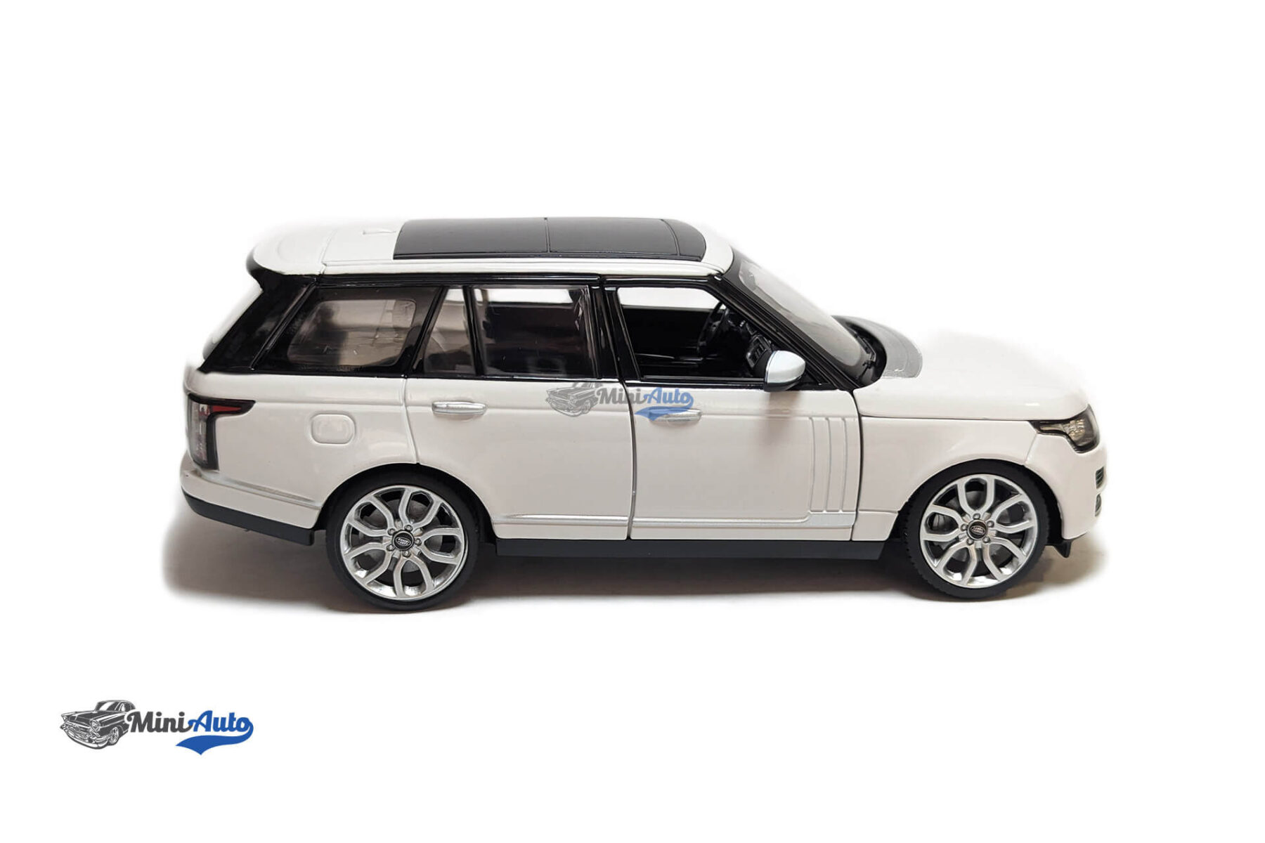 Land Rover Range Rover - 2016 - White - Image 11