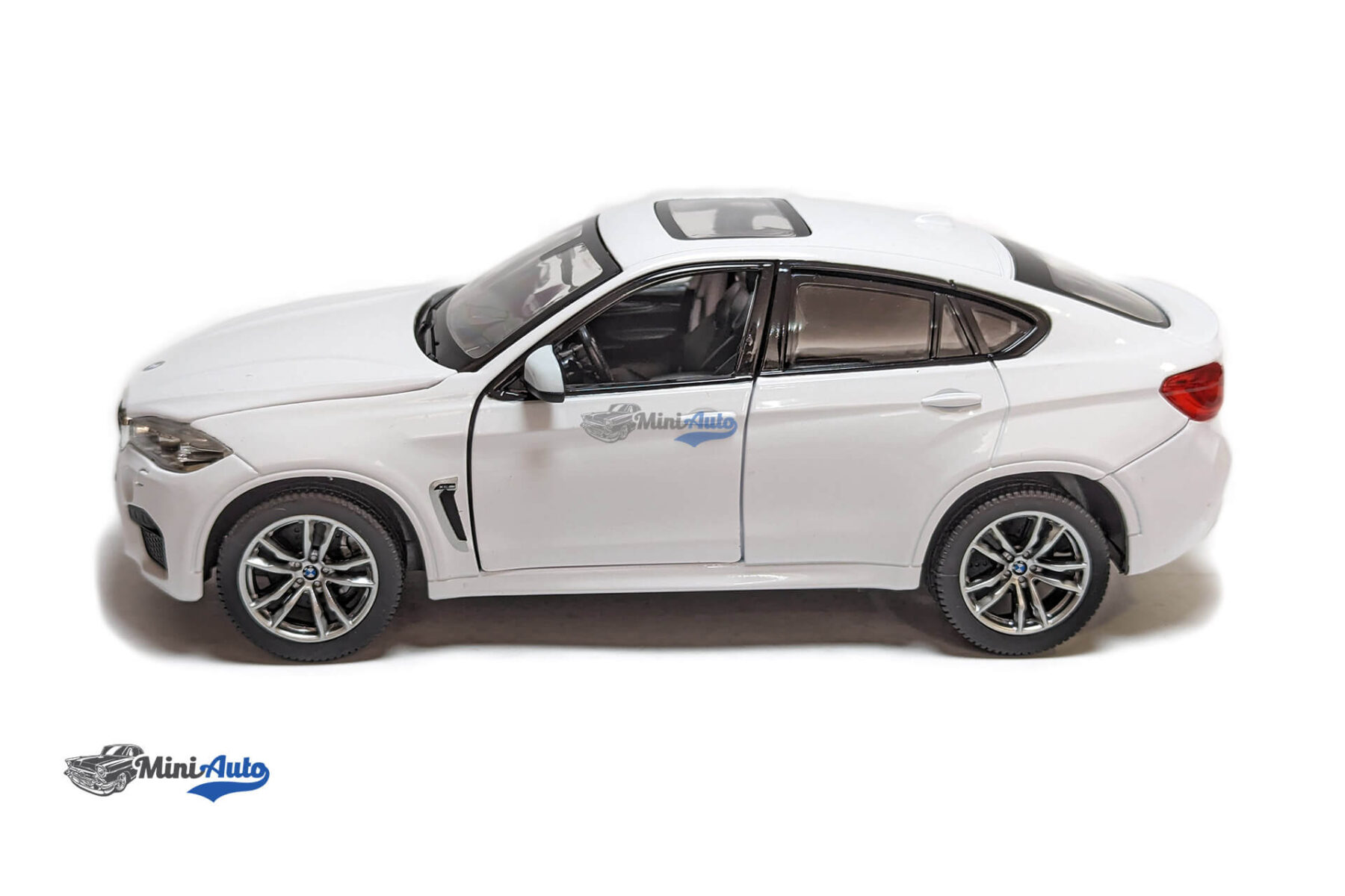 BMW X6M - 2016 - White - Image 10