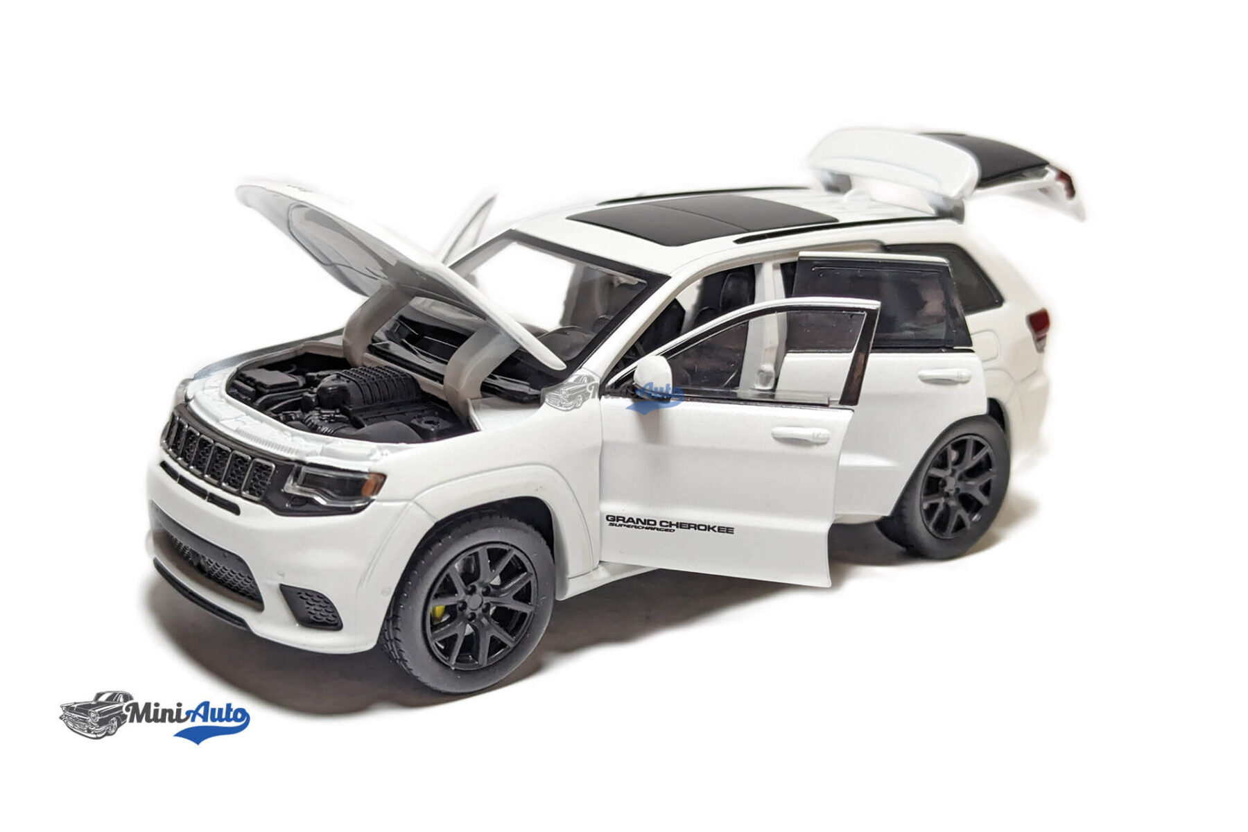 Jeep Grand Cherokee – 2016 – White - Image 2