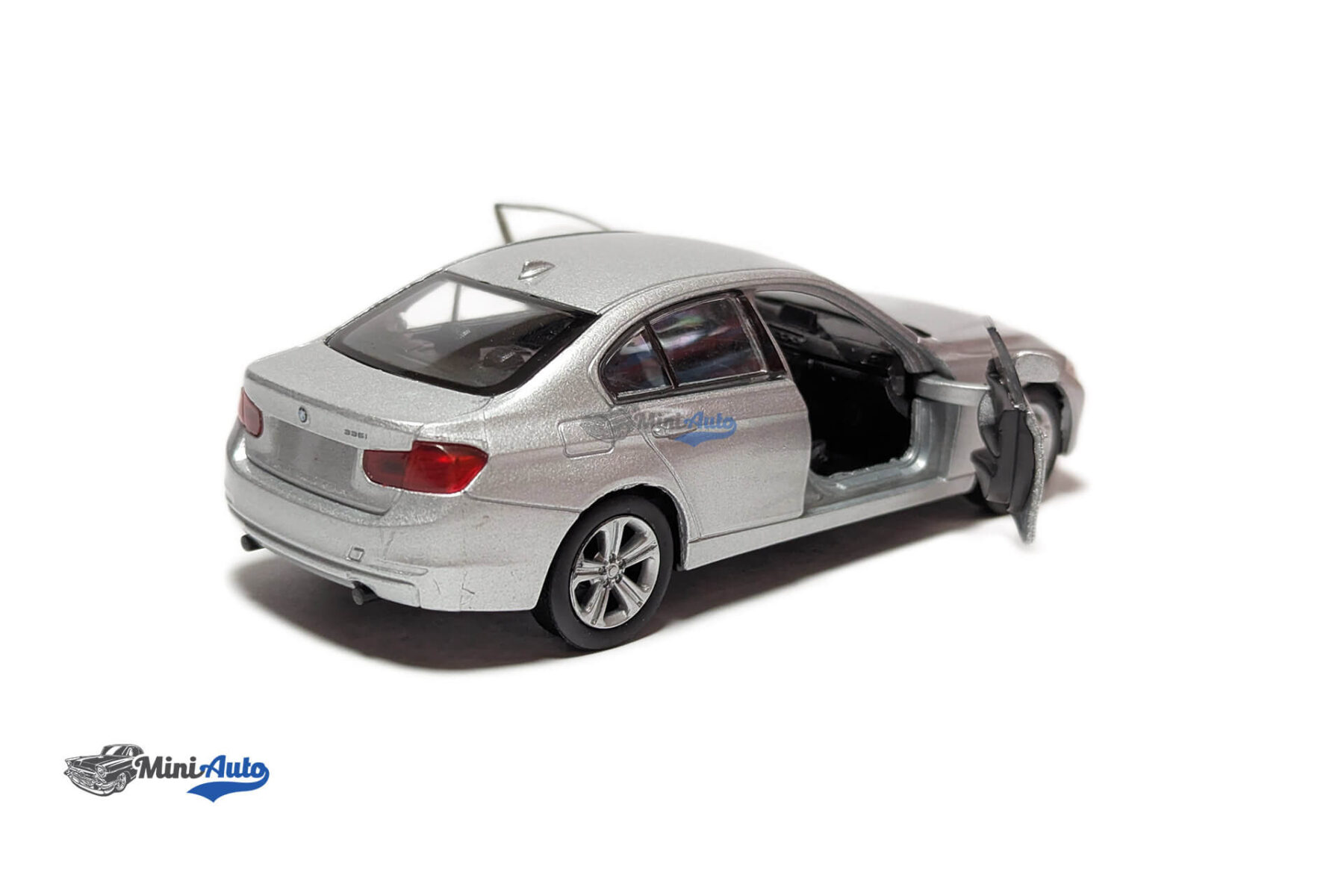 BMW 335i - 2012 - Silver - 1:34-1:39 - Image 4