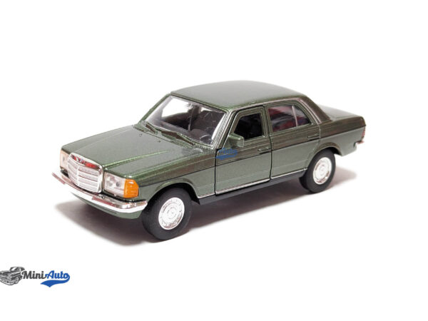Mercedes-Benz E-Class W123 - 1981 - Green - 1:34-1:39