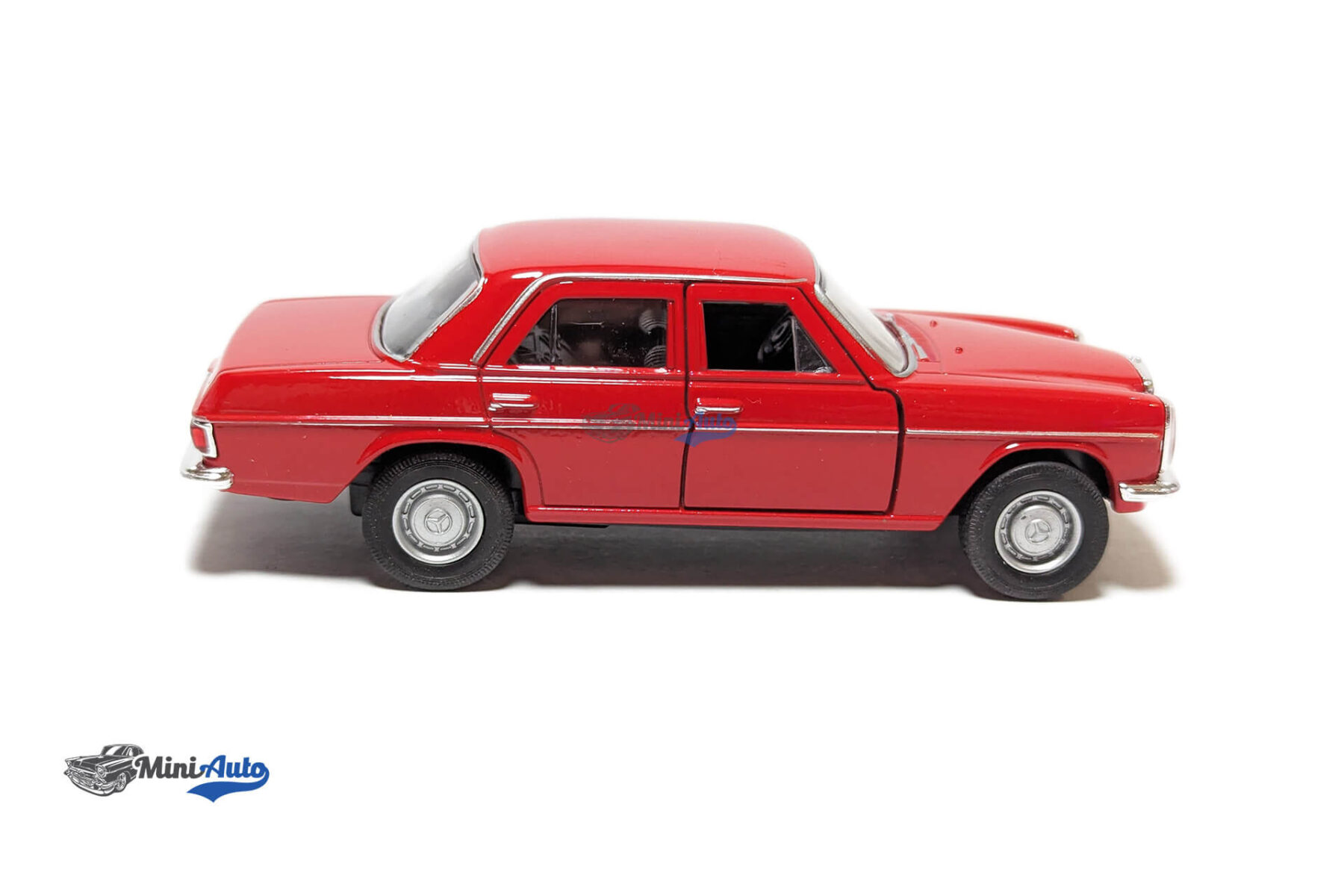 Mercedes-Benz 220 - 1965 - Red - 1:34-1:39 - Image 11
