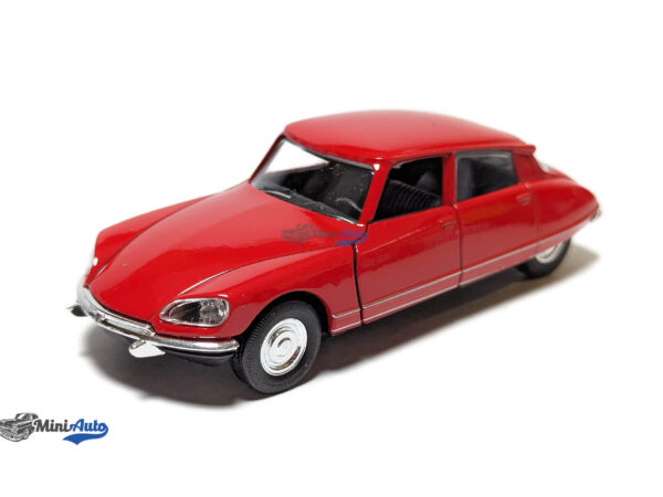 Citroen DS23 - 1973 - Red - 1:34-1:39