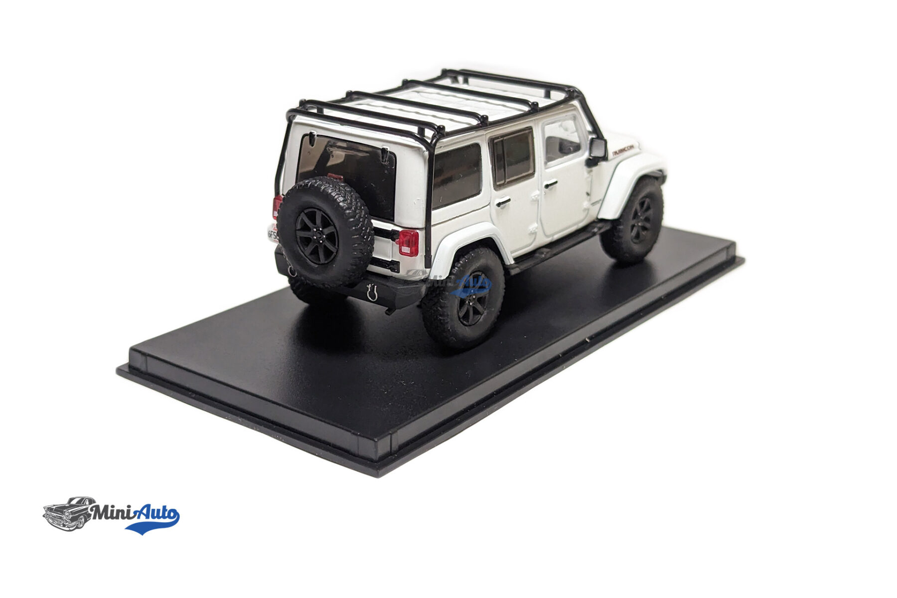 Jeep Wrangler Unlimited Rubicon X with Off-Road Parts Jeep Official Badge of Honor The Rubicon Trail Lake Tahoe California - 2014  - White - Image 7