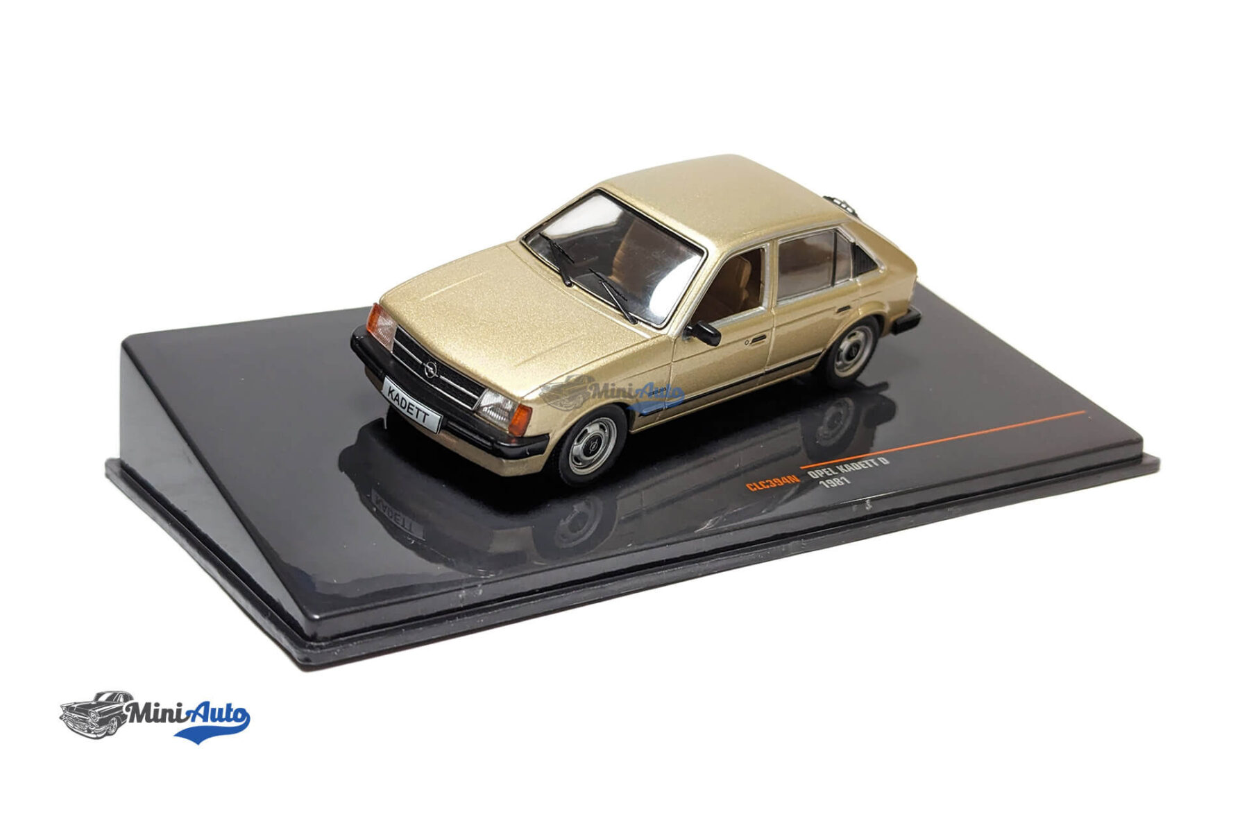 Opel Kadett D - 1981 - Beige - Image 4