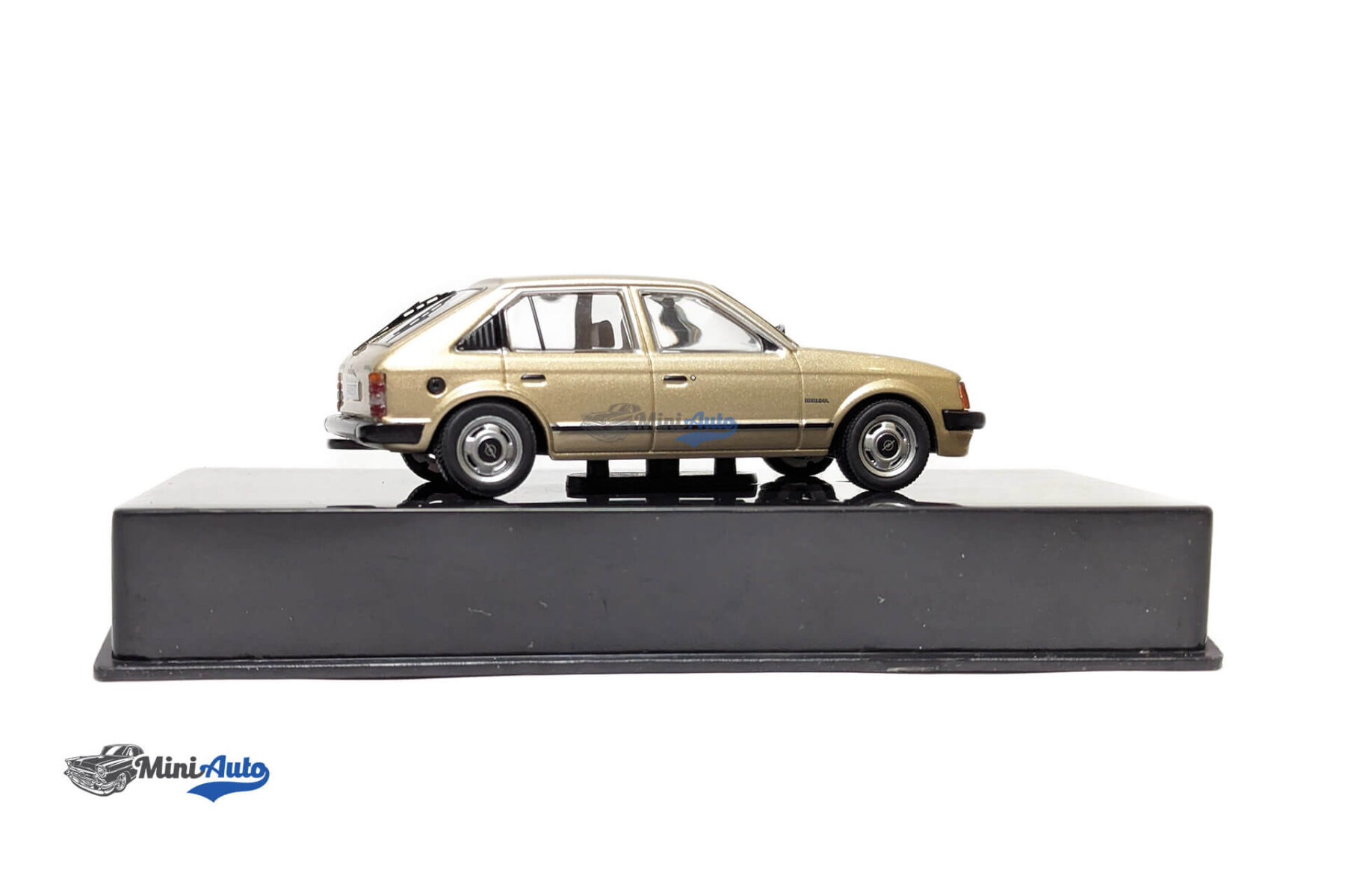 Opel Kadett D - 1981 - Beige - Image 3