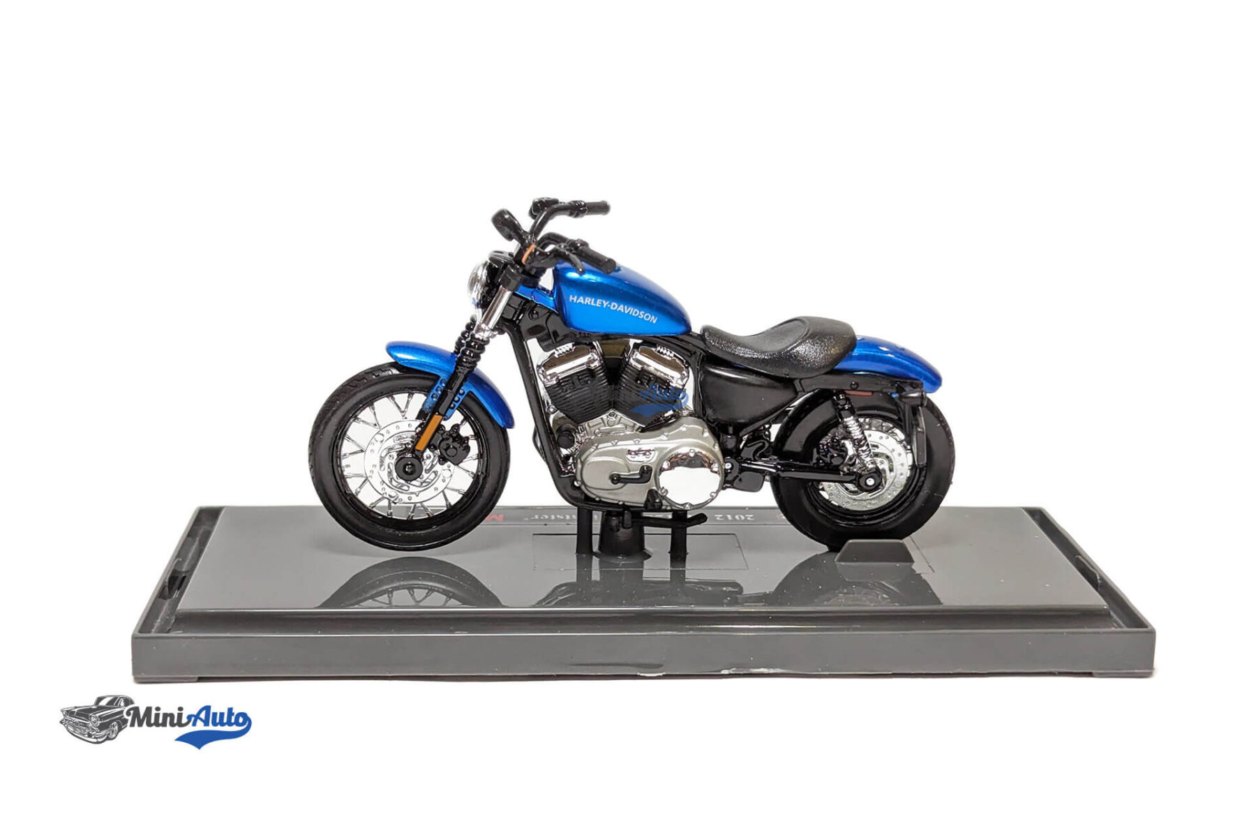 Harley Davidson XL 1200N Nightster - 2012 - Blue - Image 2